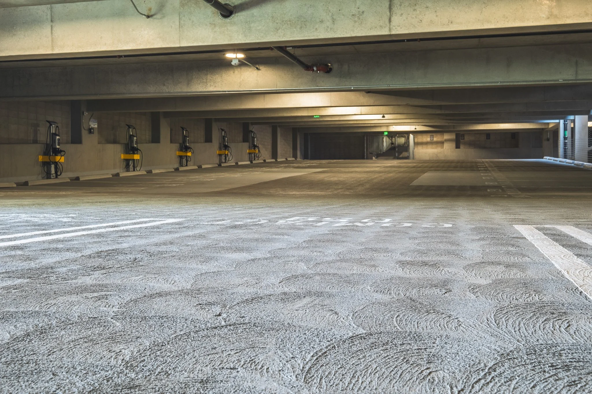 600 San Pedro_Exterior_Parking Garage 1.jpg