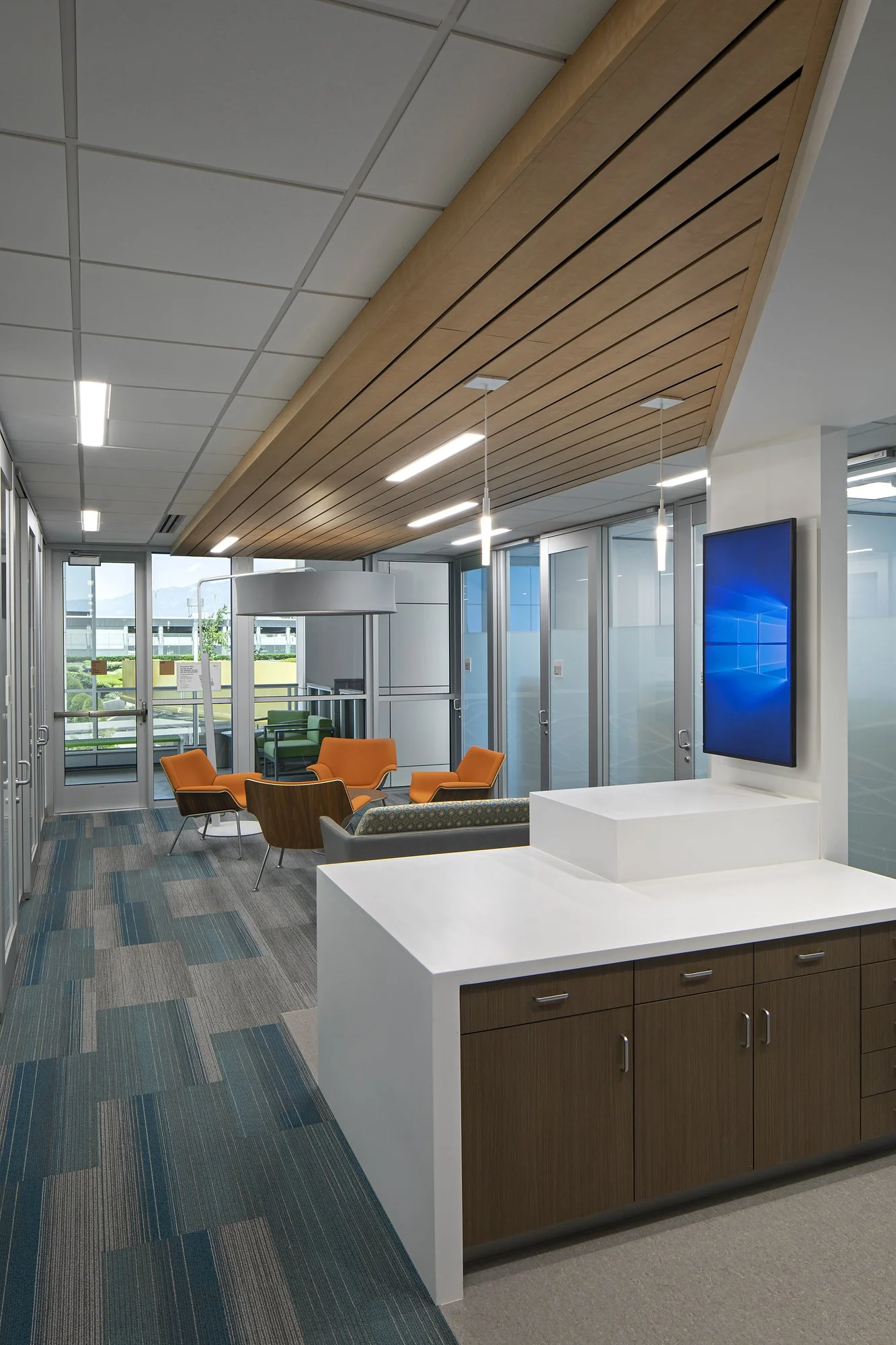 Kaiser Baldwin Park MOB_Interior_Seating Area 1.jpg