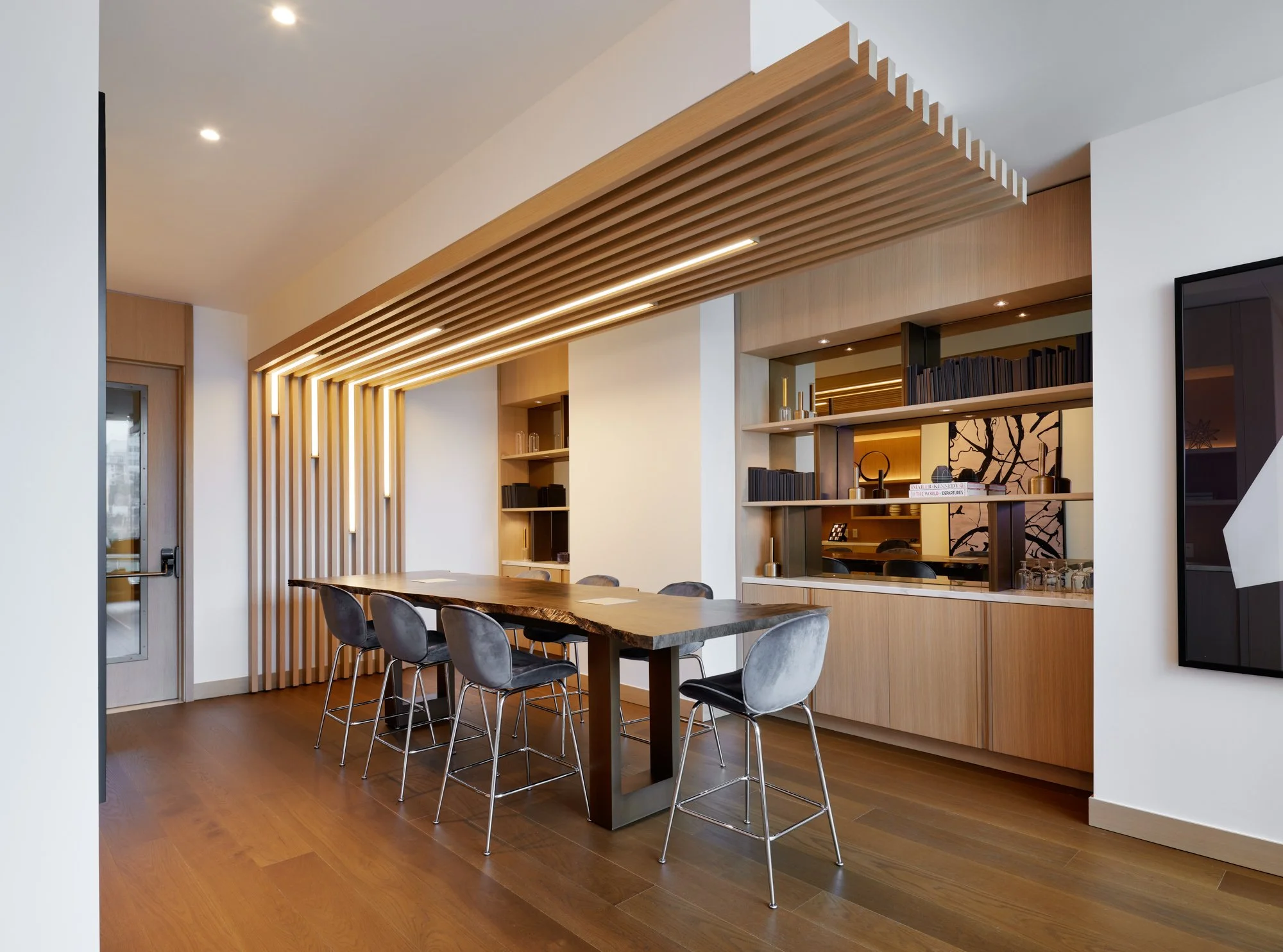 Metropolis_Interior_Event Room Dining Table 1.jpg