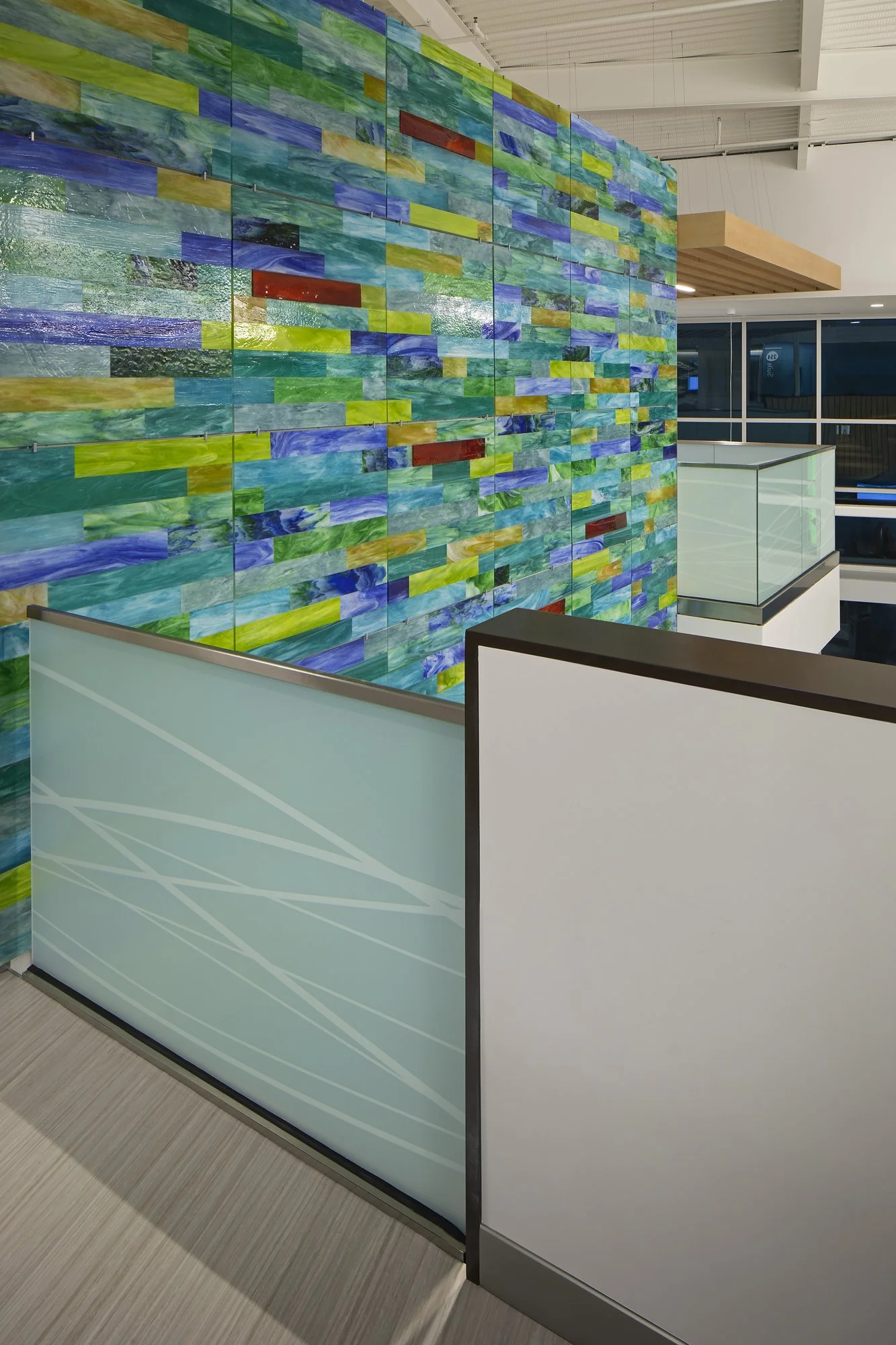 Kaiser Baldwin Park MOB_Interior_Upper Level Railing 1.jpg