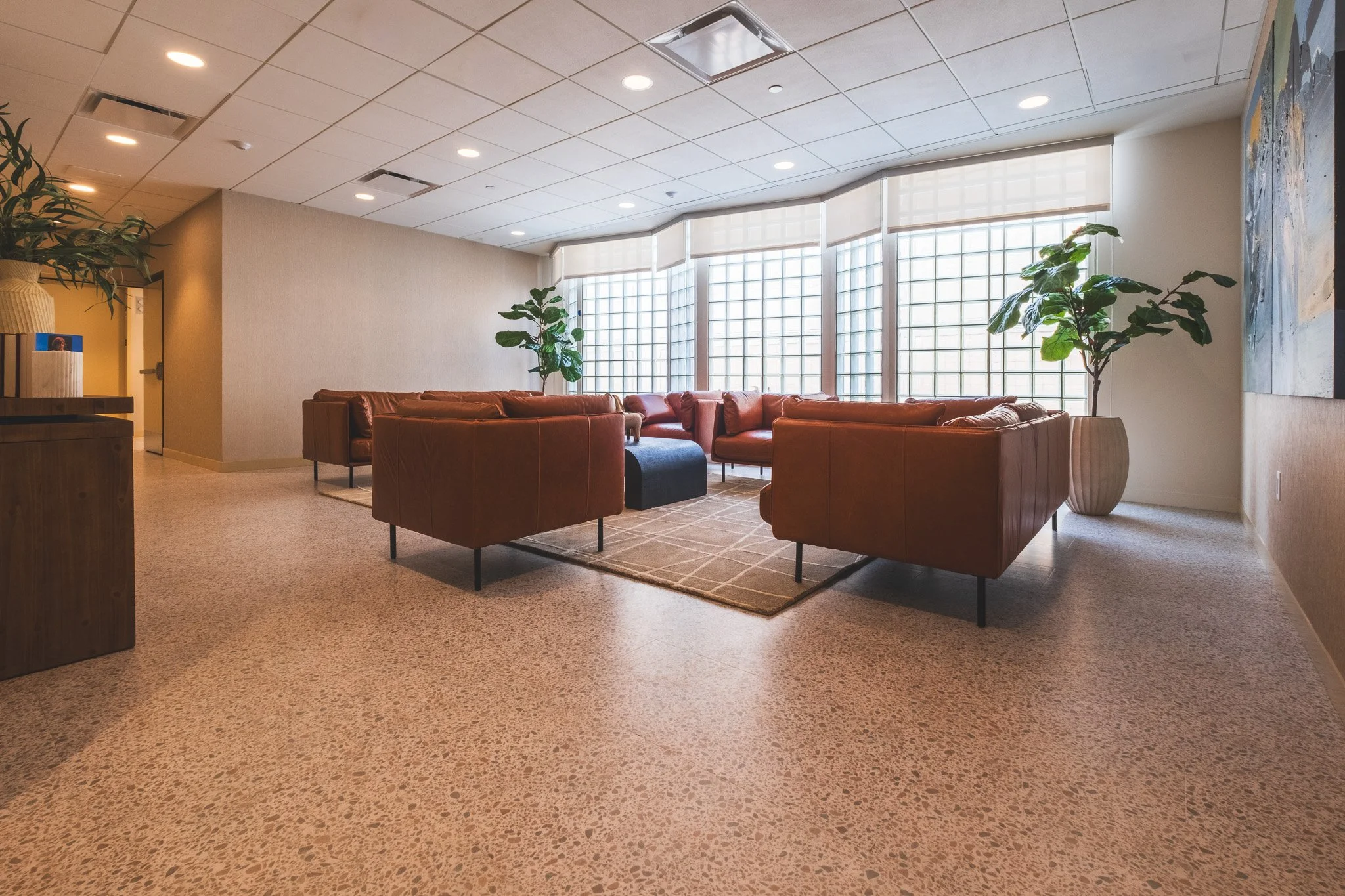 600 San Pedro_Interior_Seating Lounge Area 2.jpg