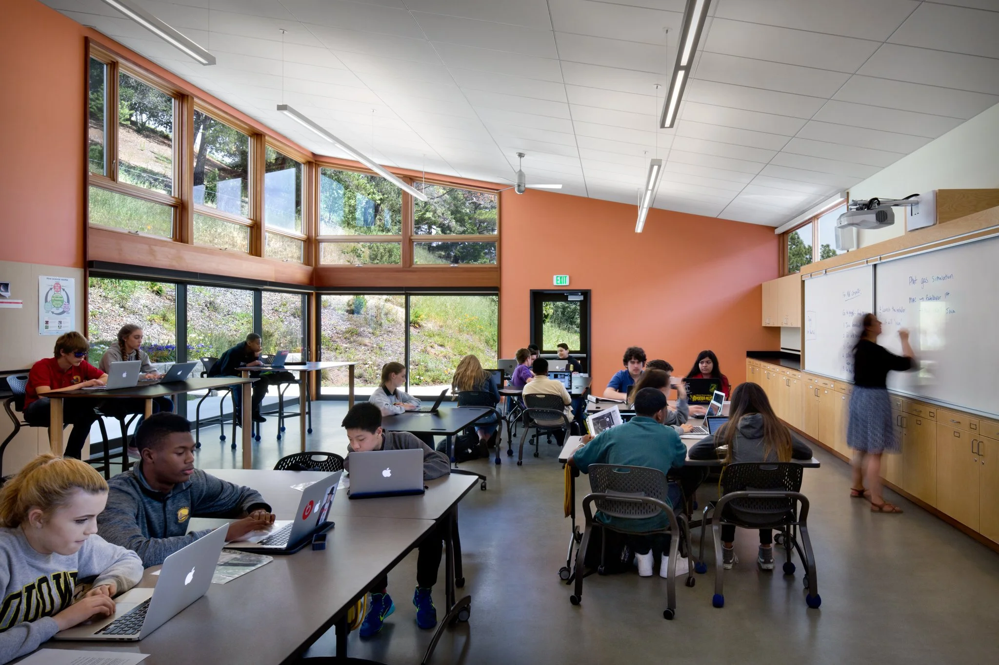 Bishop O'Dowd_Interior_Classroom 1.jpg