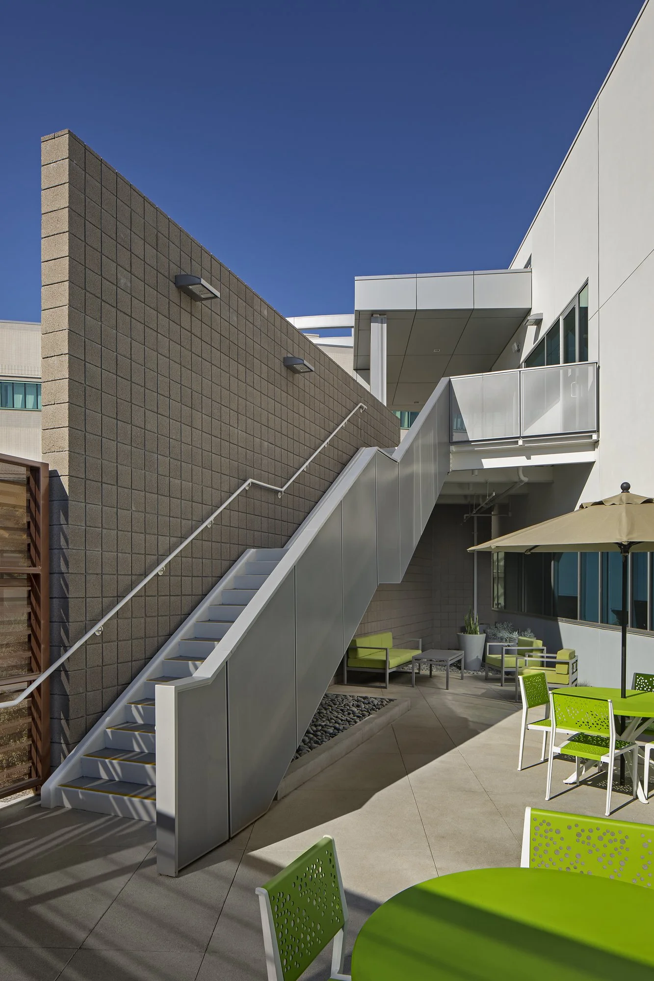 Kaiser Baldwin Park MOB_Exterior_Stairs.jpg