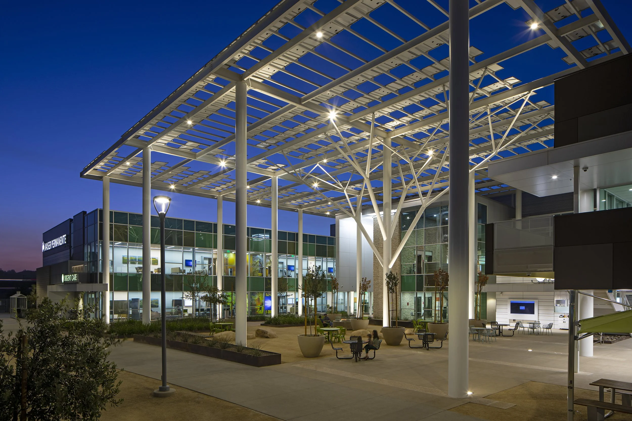 Kaiser Murrieta MOB_Exterior_Seating Area Evening 1.jpg