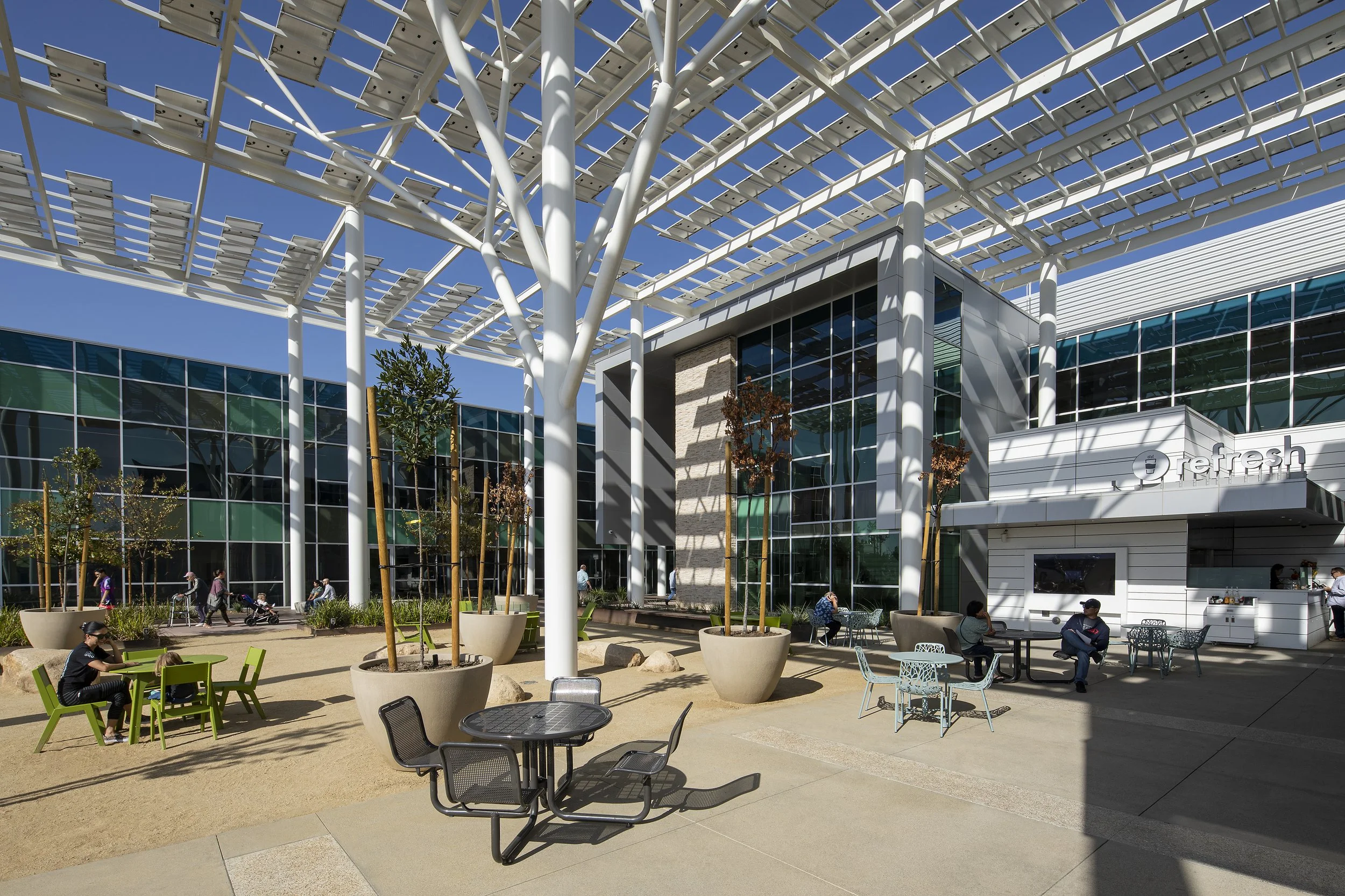 Kaiser Murrieta MOB_Exterior_Seating Area 2.jpg