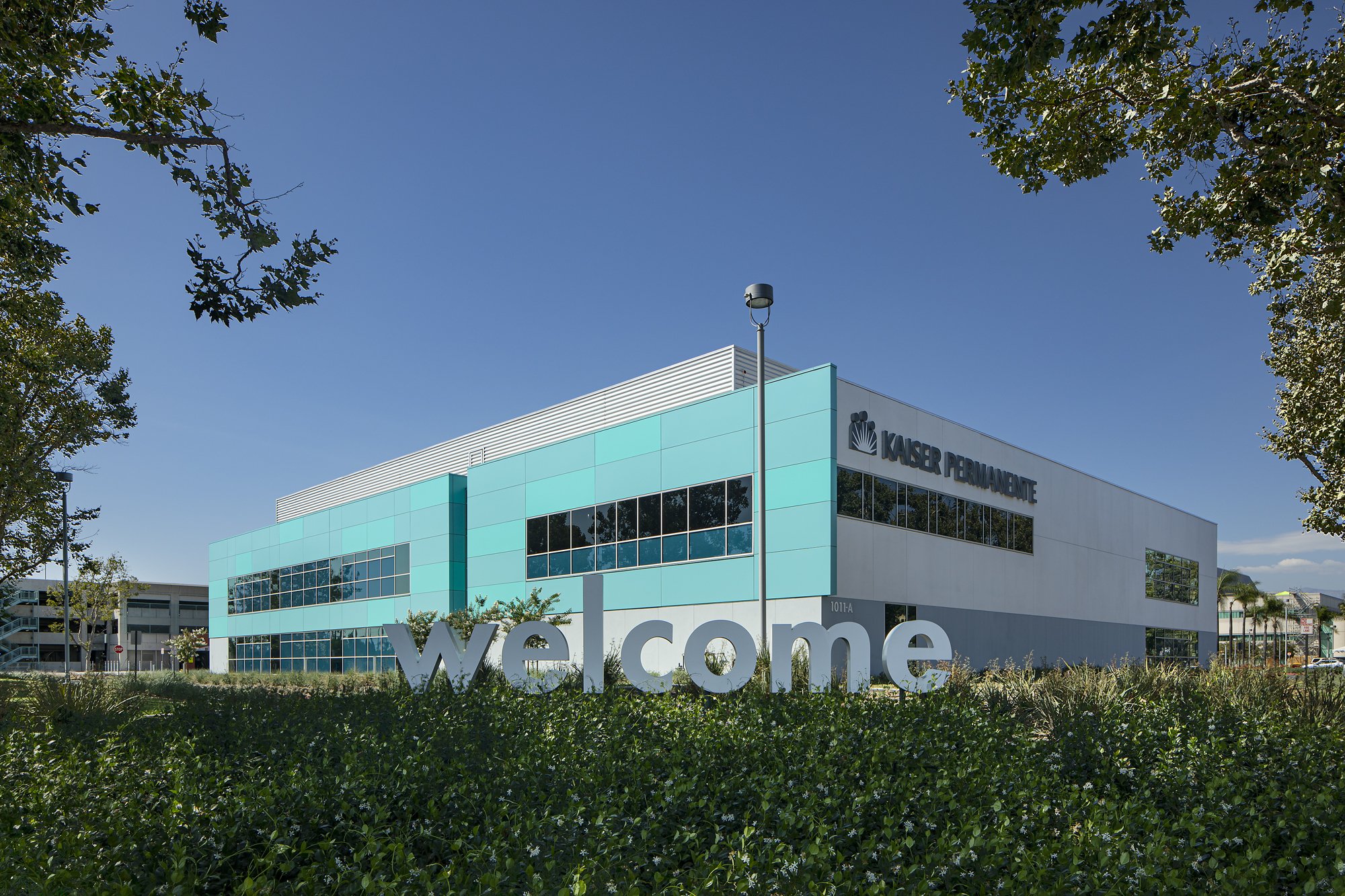 Kaiser Baldwin Park MOB_Exterior_Front 2.jpg