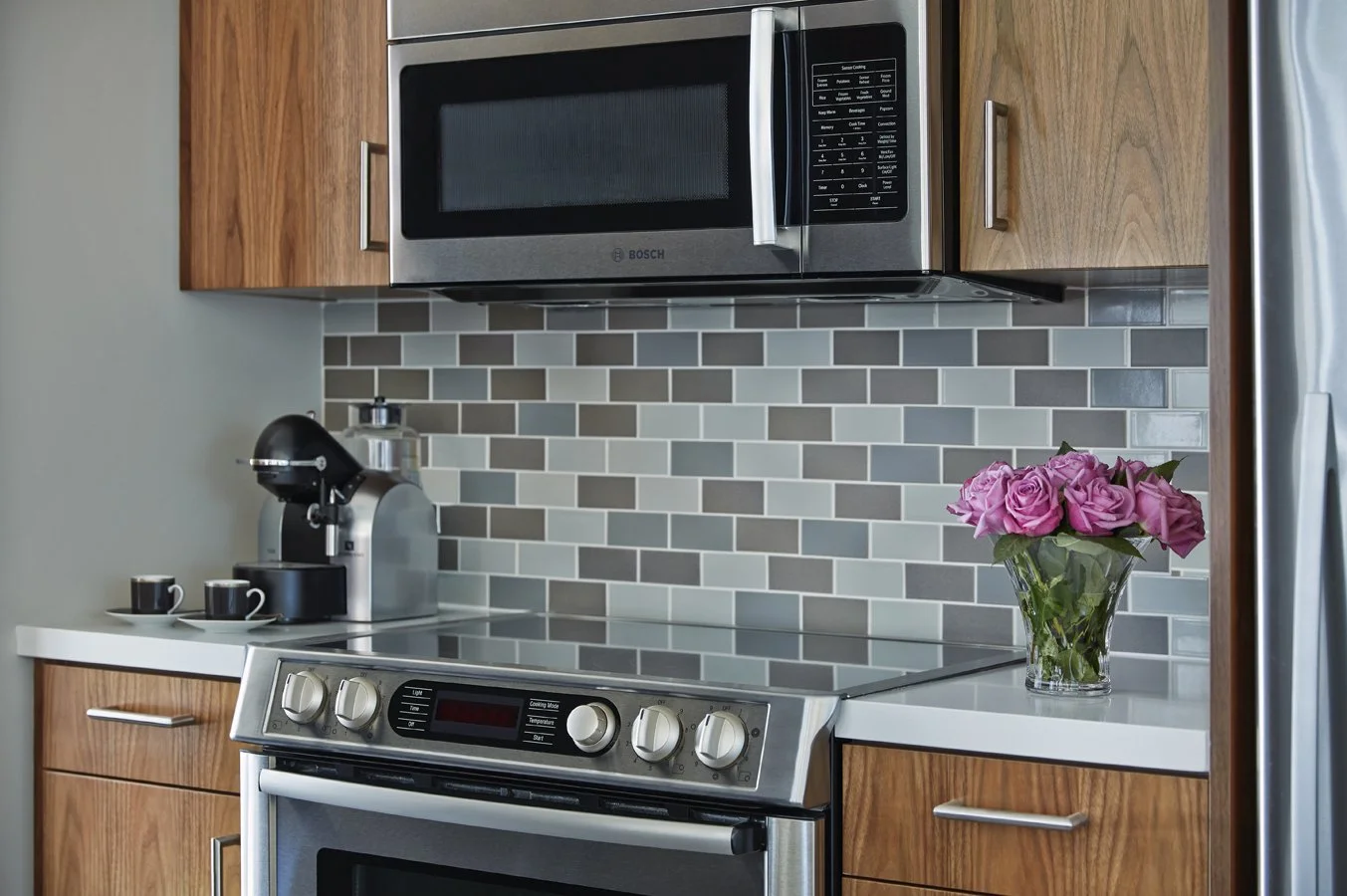 EMERSON-RM-1505 Kitchen detail.jpg