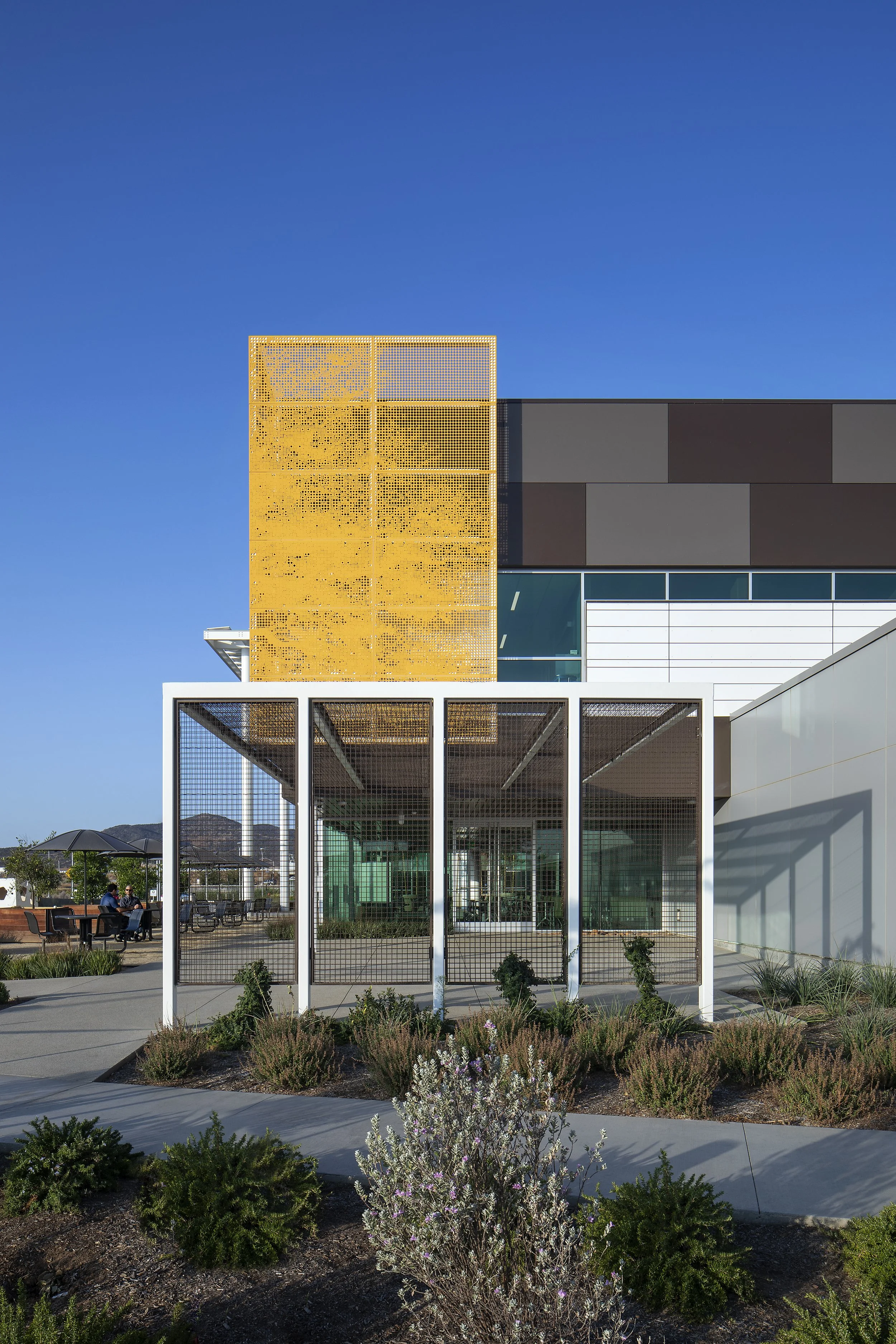 Kaiser Murrieta MOB_Exterior_Walkway 1.jpg