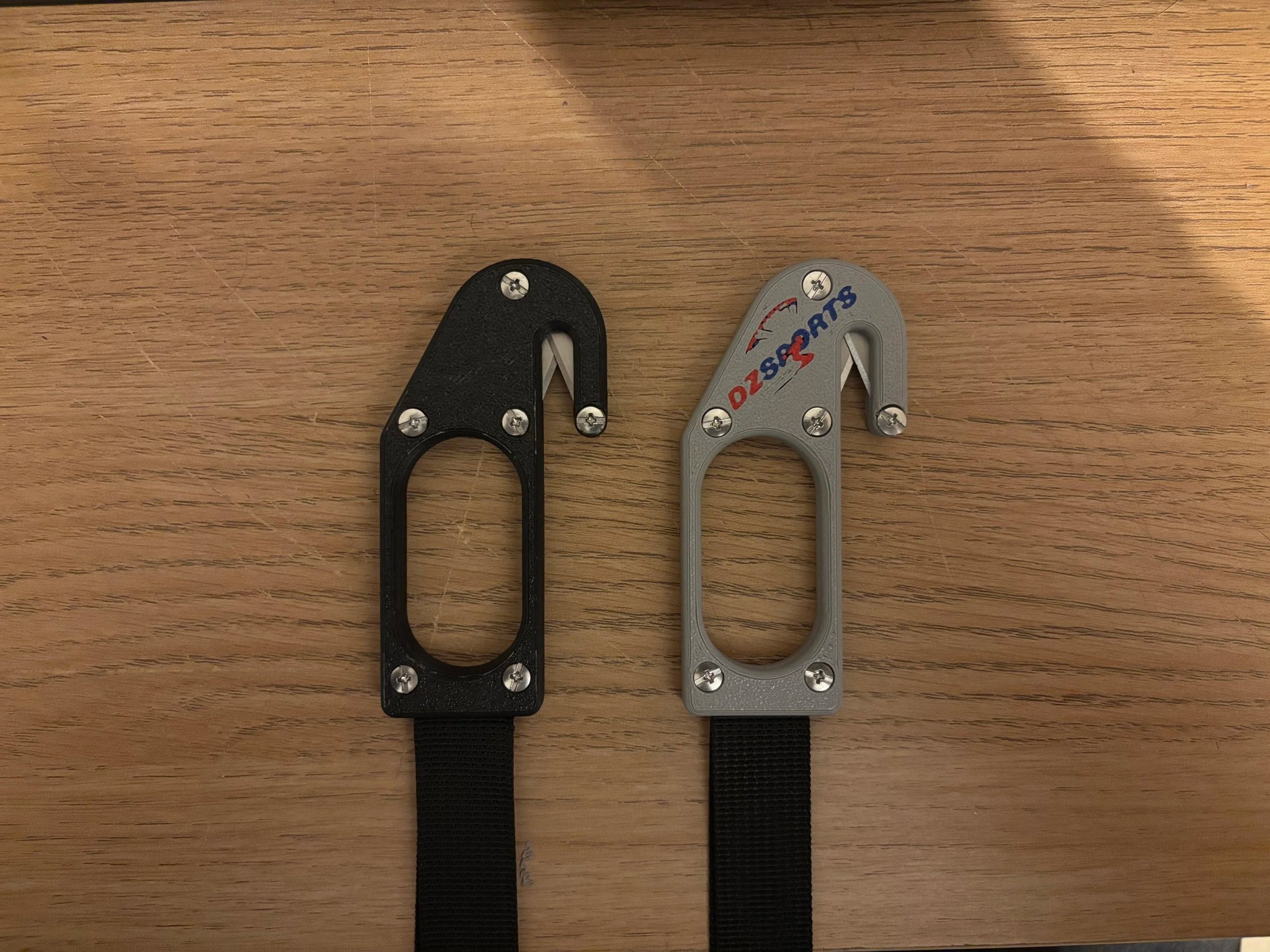 A fully functional hook‑knife prototype produced on the 3D printer to test ergonomics, blade geometry and real‑world handling before machining the final version in metal. Printed in a tough, impact‑resistant filament, the body captures the exact inte