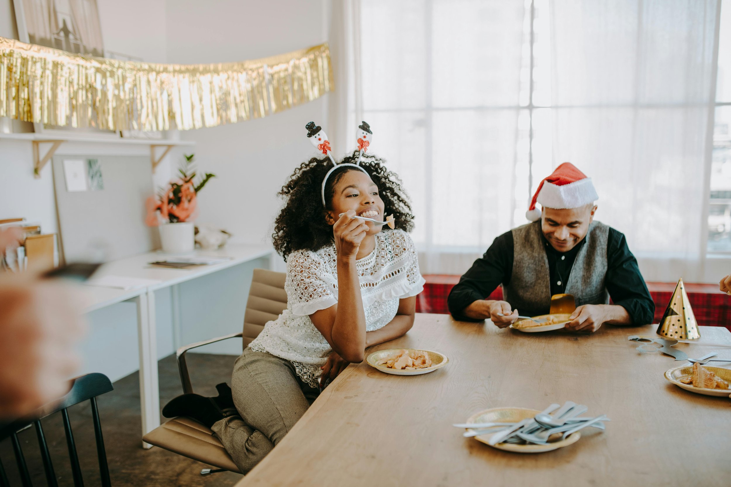 How to Avoid the Restrict–Binge Cycle at Christmas