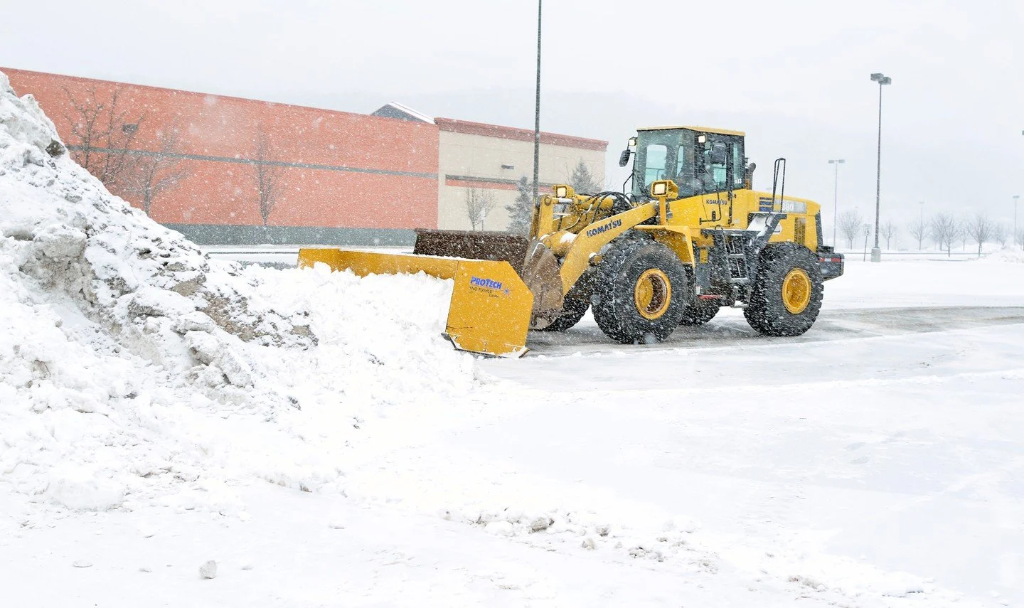 The shorter days and colder mornings are here&mdash;snow is just around the corner! ❄️ Secure your commercial snow removal today by giving us a call.

#Snow2026 #LocalYXE #SnowRemoval #Commerical