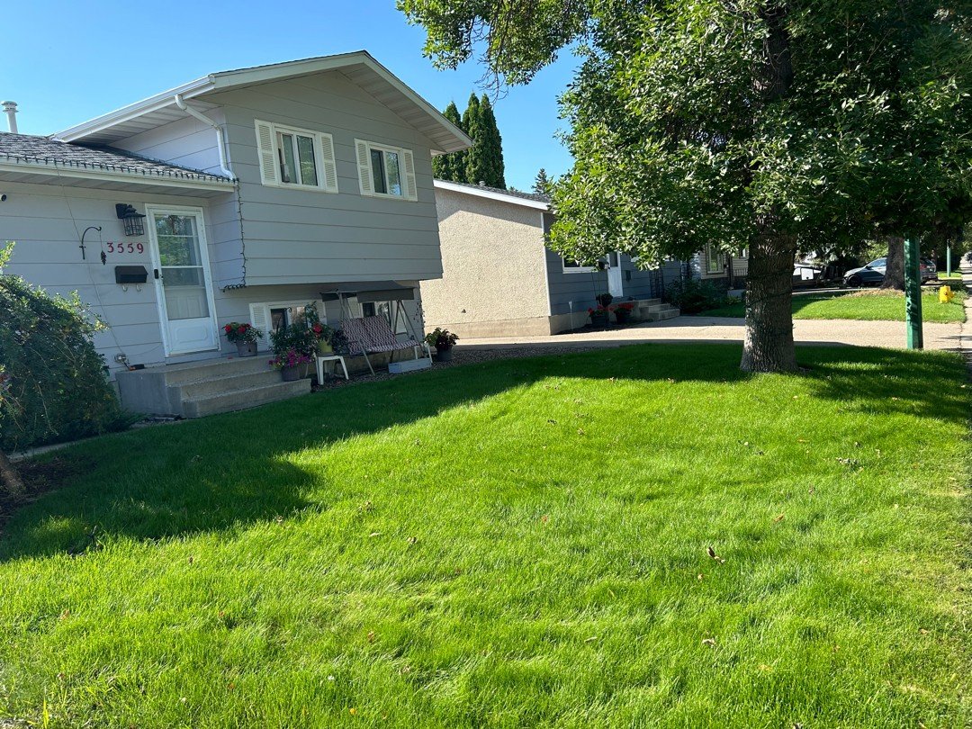 Is your lawn looking a little dull? We can help!
Power raking removes built-up thatch, giving your lawn the air, nutrients, and room it needs to thrive.

#LocalYXE #Spring2026