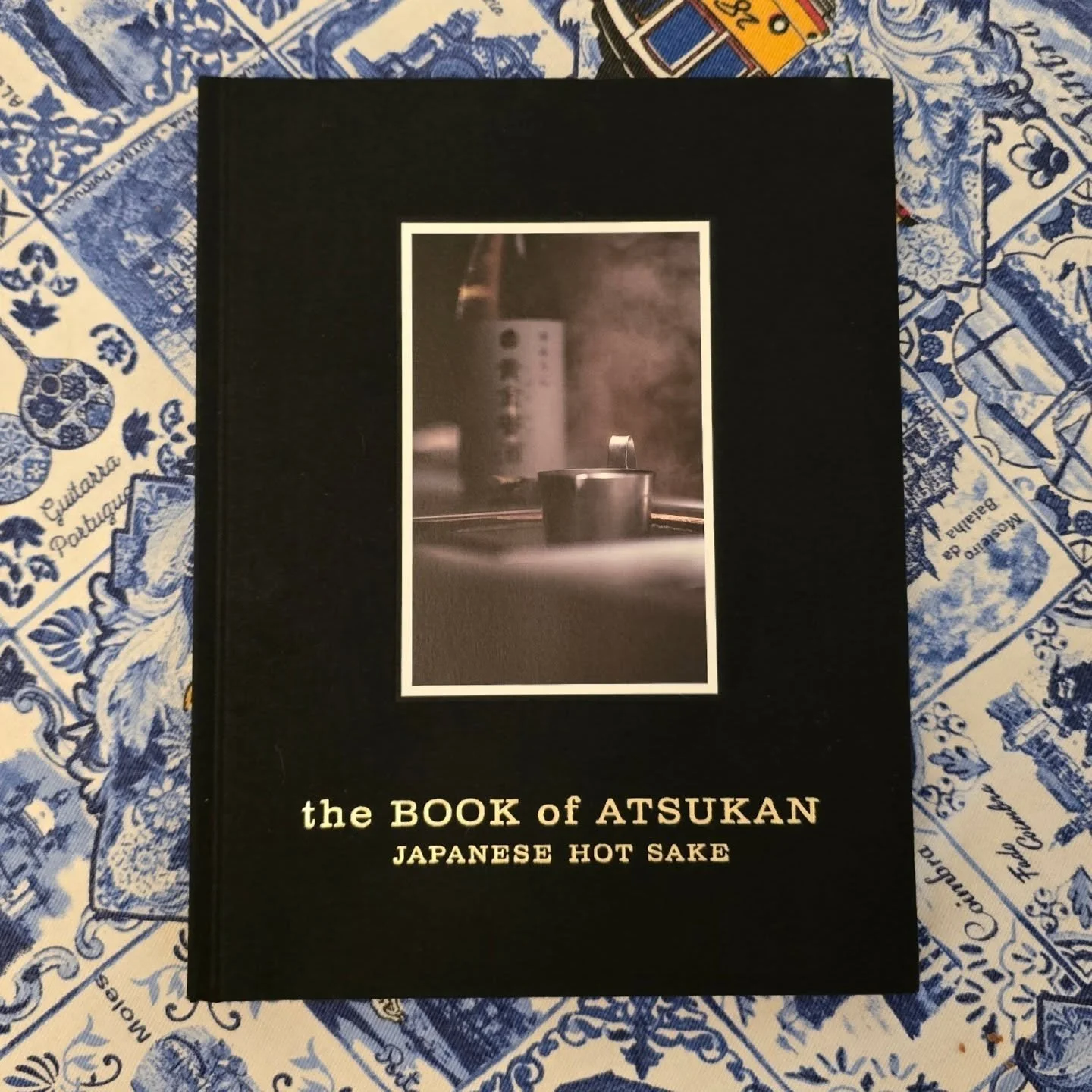 It's finally here! The hot sake knowledge bomb from @takasakijo , @takasakinookan , and @okan.lover has hit the US thanks to @sunflowersake.

It includes so many interesting ideas, techniques, and frameworks for understanding and experimenting with h
