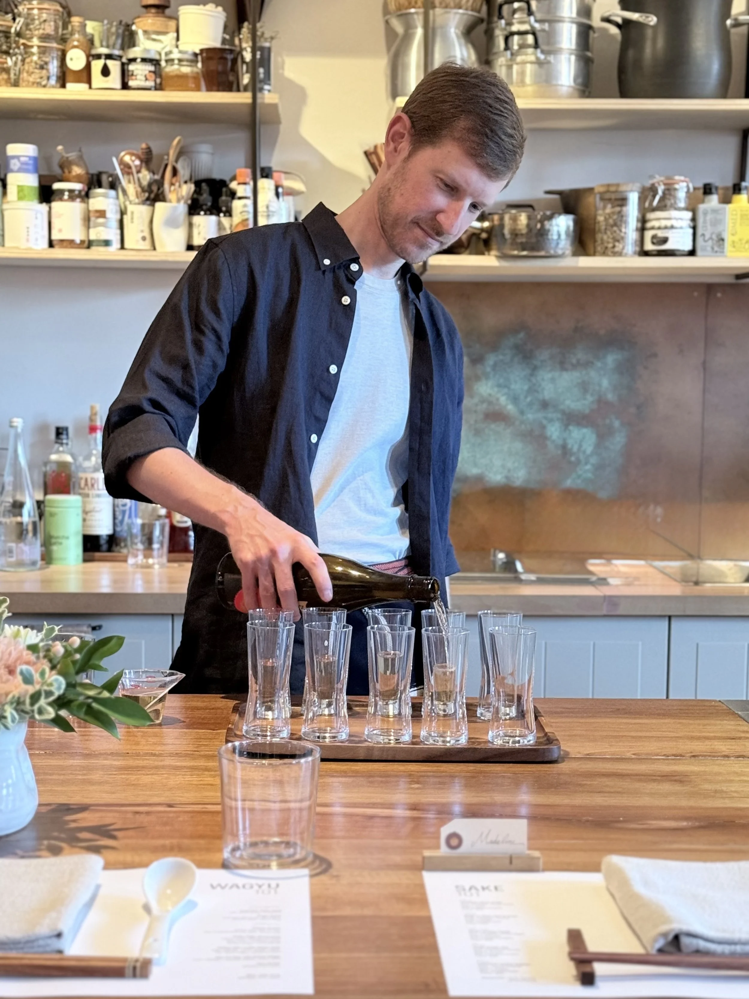 Sake District Guest Shift