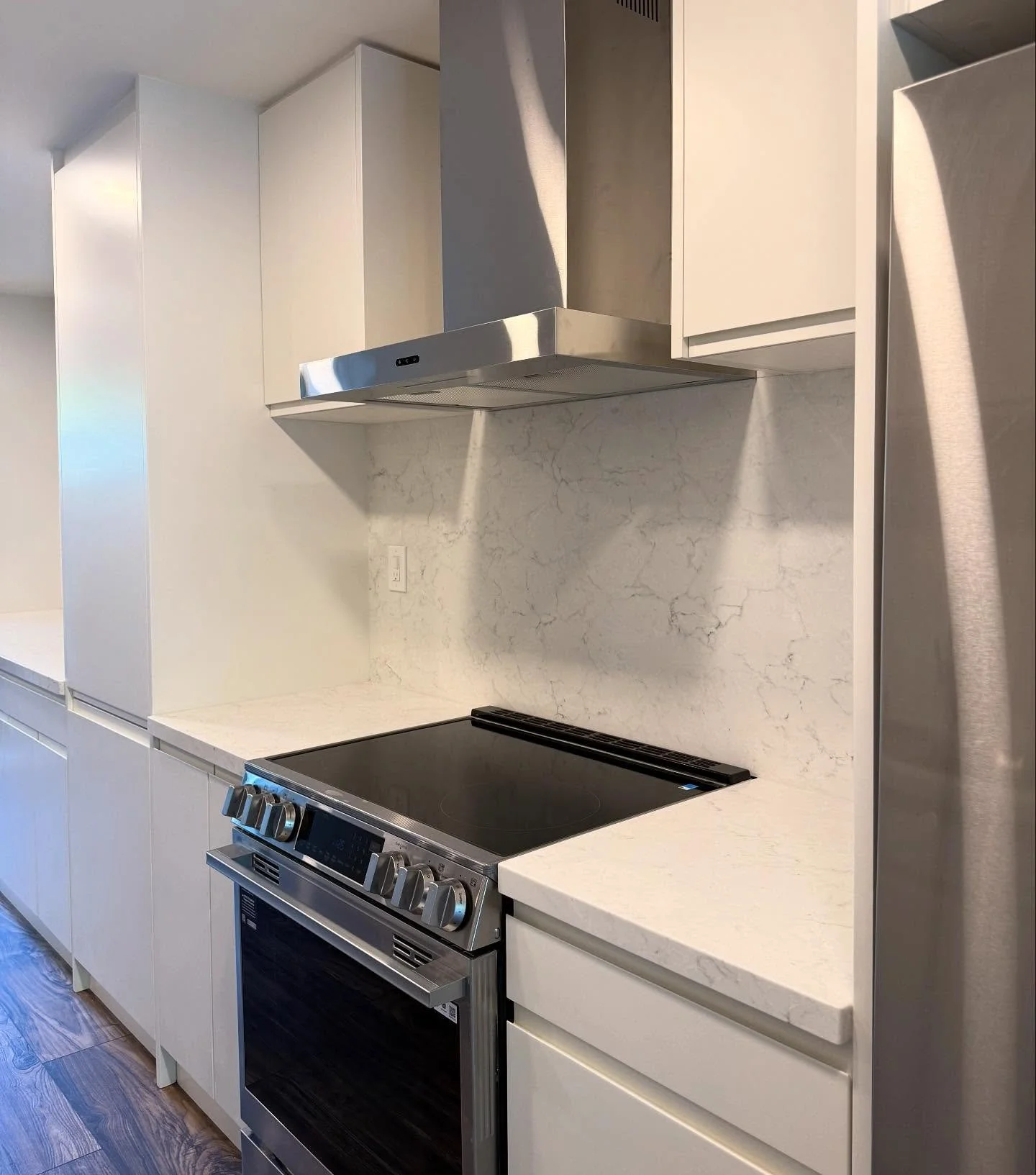 We&rsquo;ve come a long way! ➡️ Swipe to see where we started with this kitchen. From radiant heating flooding their Eichler home to a sleek reimagined chef&rsquo;s kitchen - this family moves back into their home this week and we&rsquo;re proud to h