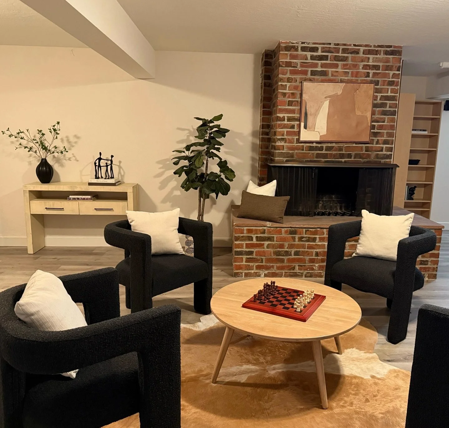 Who wouldn&rsquo;t want game nights here? 🕹️🎯 Swipe to see before and afters of this basement turned into the ultimate hangout spot! 

📍1028 Pascoe Ave. San Jose, CA 95125
&bull;
&bull;
&bull;
#InteriorInspo #StyledHome #DesignDetails #BeforeAndAf