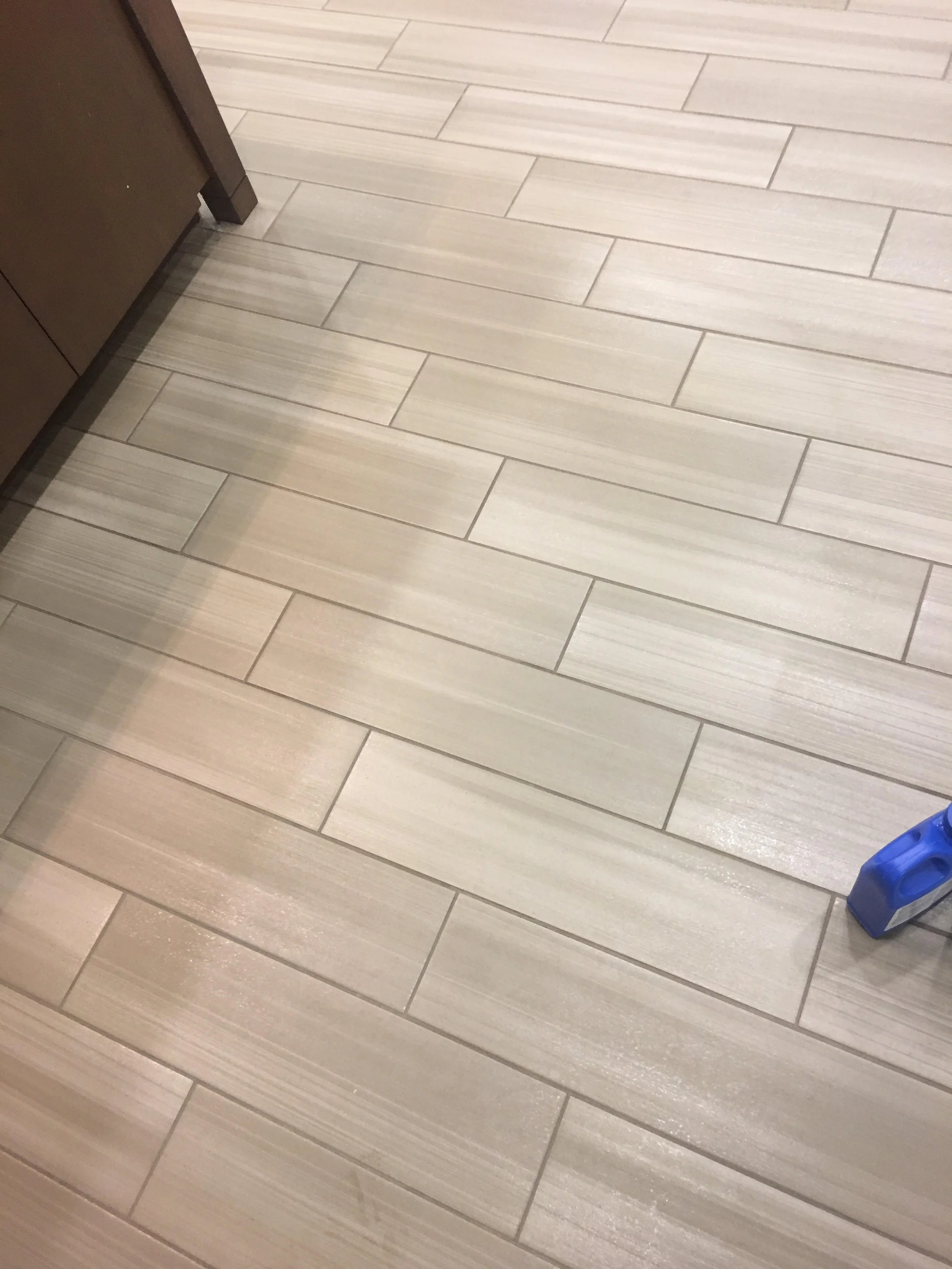 Picture of Grout Tile Cleaning in Retail Sales