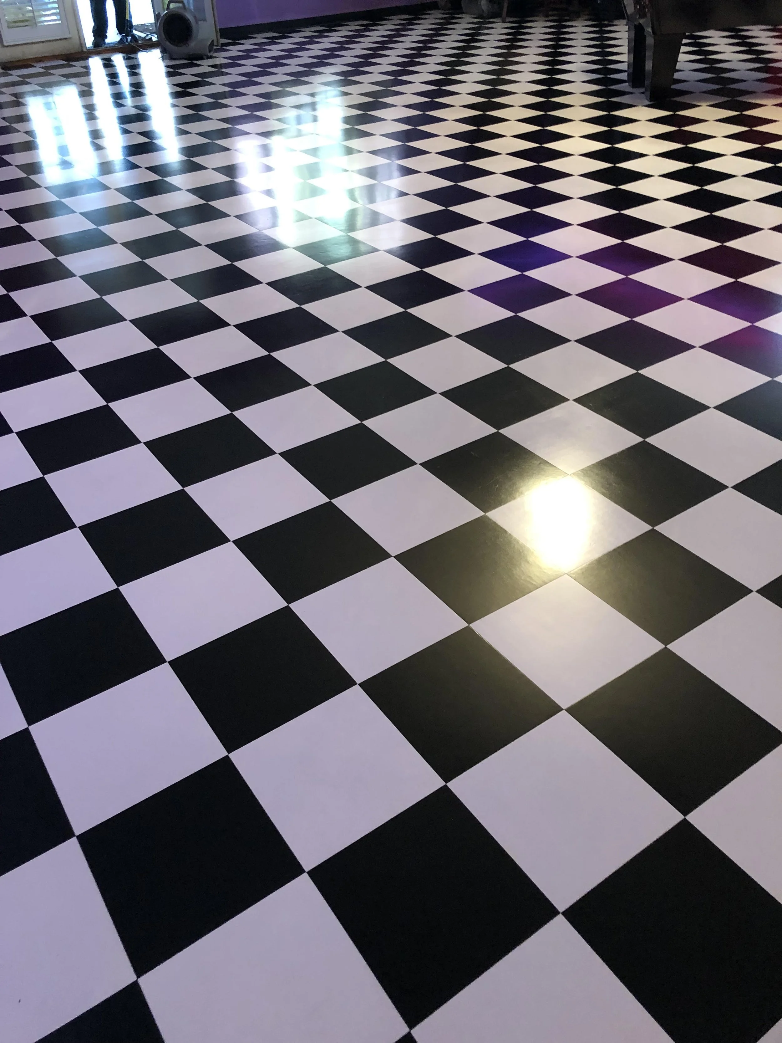 Picture of VCT Waxed Garage Floor