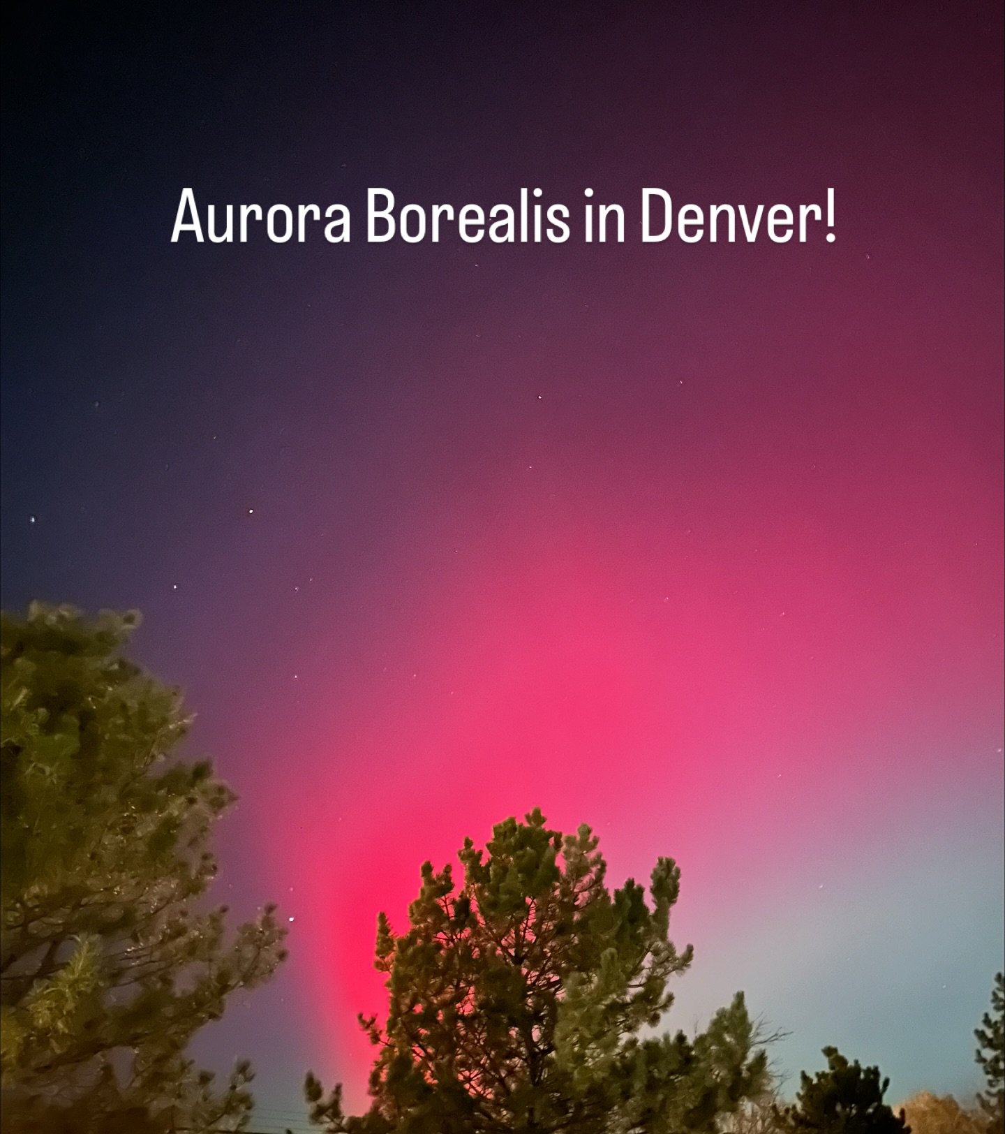 Aurora Borealis in Denver.
. 
I never thought I&rsquo;d see the Northern Lights in Denver, light pollution and all&hellip;very cool! ❤️
.
#auroraborealis #northernlights #denvernorthernlights #denversky #fineartphotographer #coloradosky #coloradonort