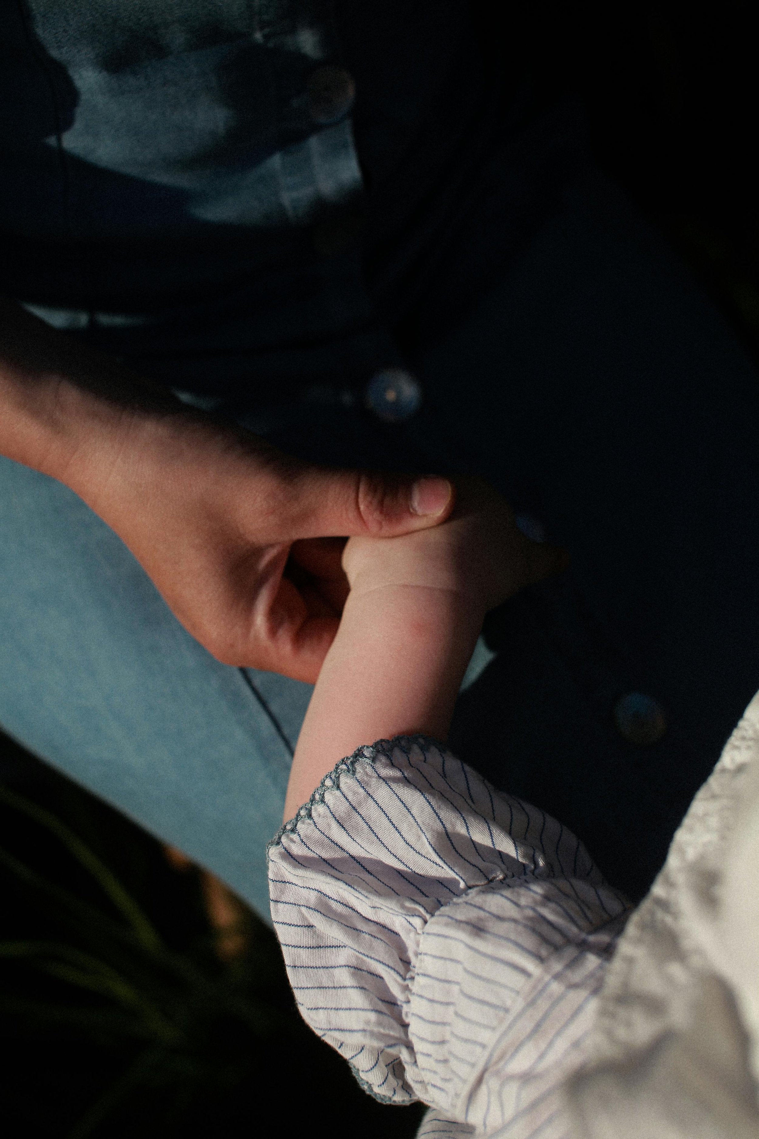 What Is an Attachment Wound? Signs You May Still Be Carrying One