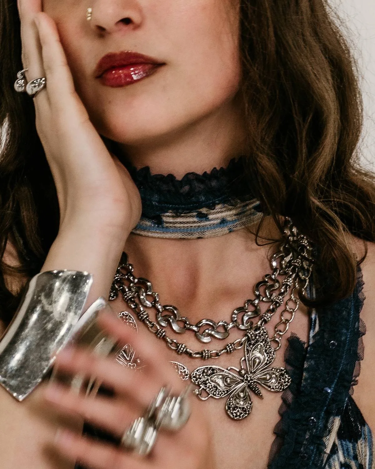 Never too much. Styling details photographed by @courtneyrphotos at @findyourmuse.mn 

@fraleskaa wearing @harmone.shop and @juli_et_lee 

We layered her up with every thrifted silver piece I had in sight and even makeshifted her belt into a necklace
