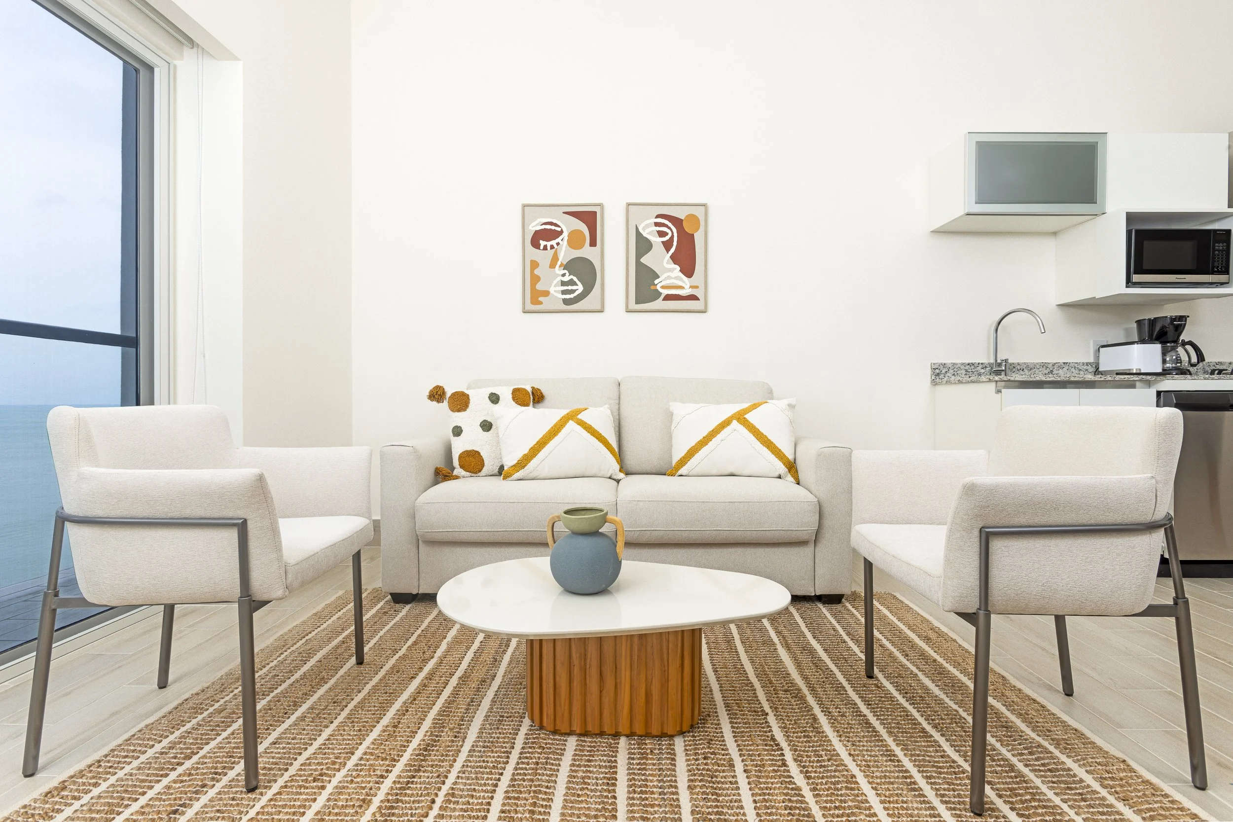 Sala de estar en Surf Side Playa Caracol, fotografía por Iván Márquez