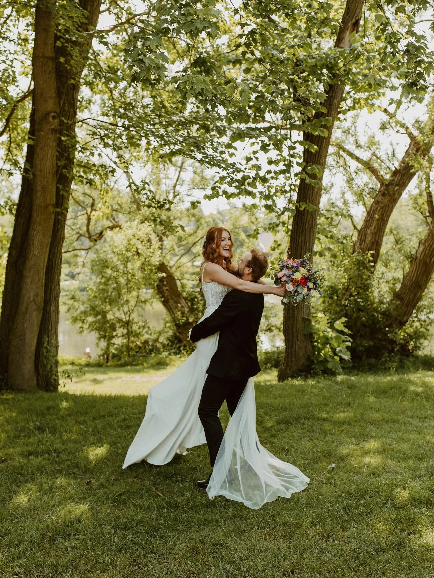 A real life fairytale couple 🤍 

Second shot for my fav @jennagrahamphotos