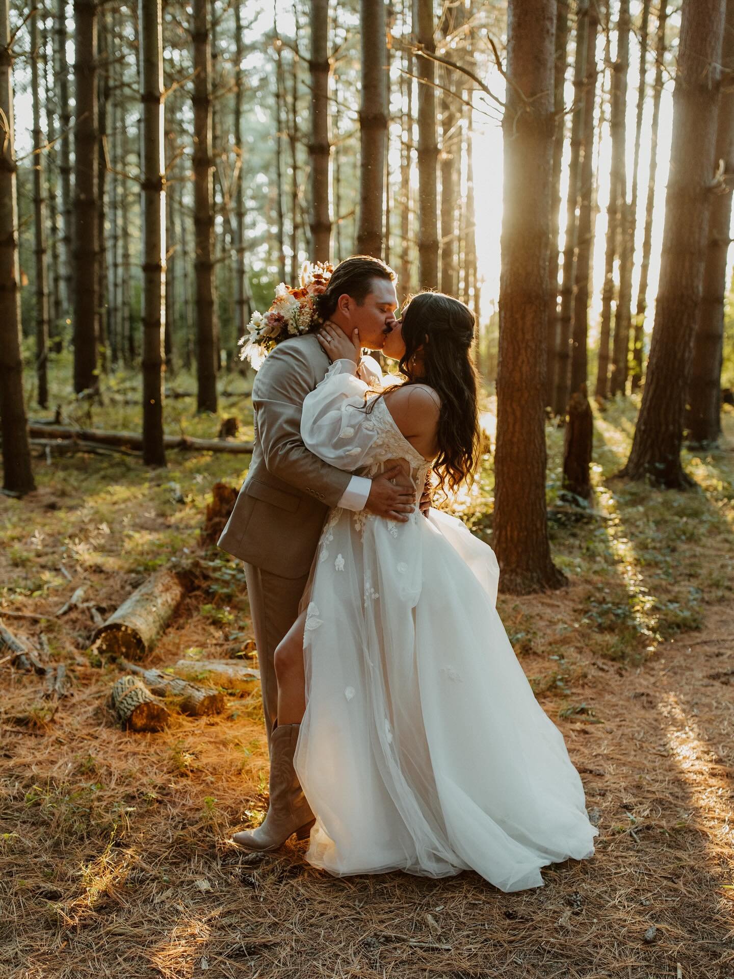 A quick update from the busiest time of year over here. 

I&rsquo;ve been editing non-stop to get everything out (and still shooting away), sessions and weddings are about to slow down and I&rsquo;ll be sending out edits quicker wooo. I am so excited