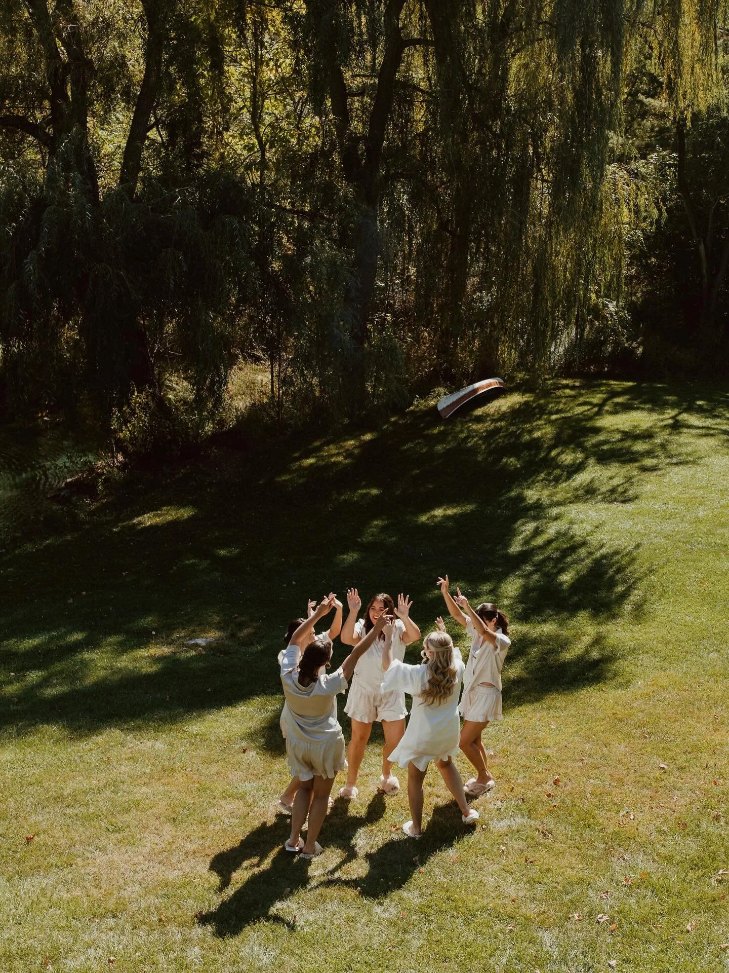 Your sign to have a pre-ceremony dance party with your favourite girls. The vibes were immaculate. 🤌🏻