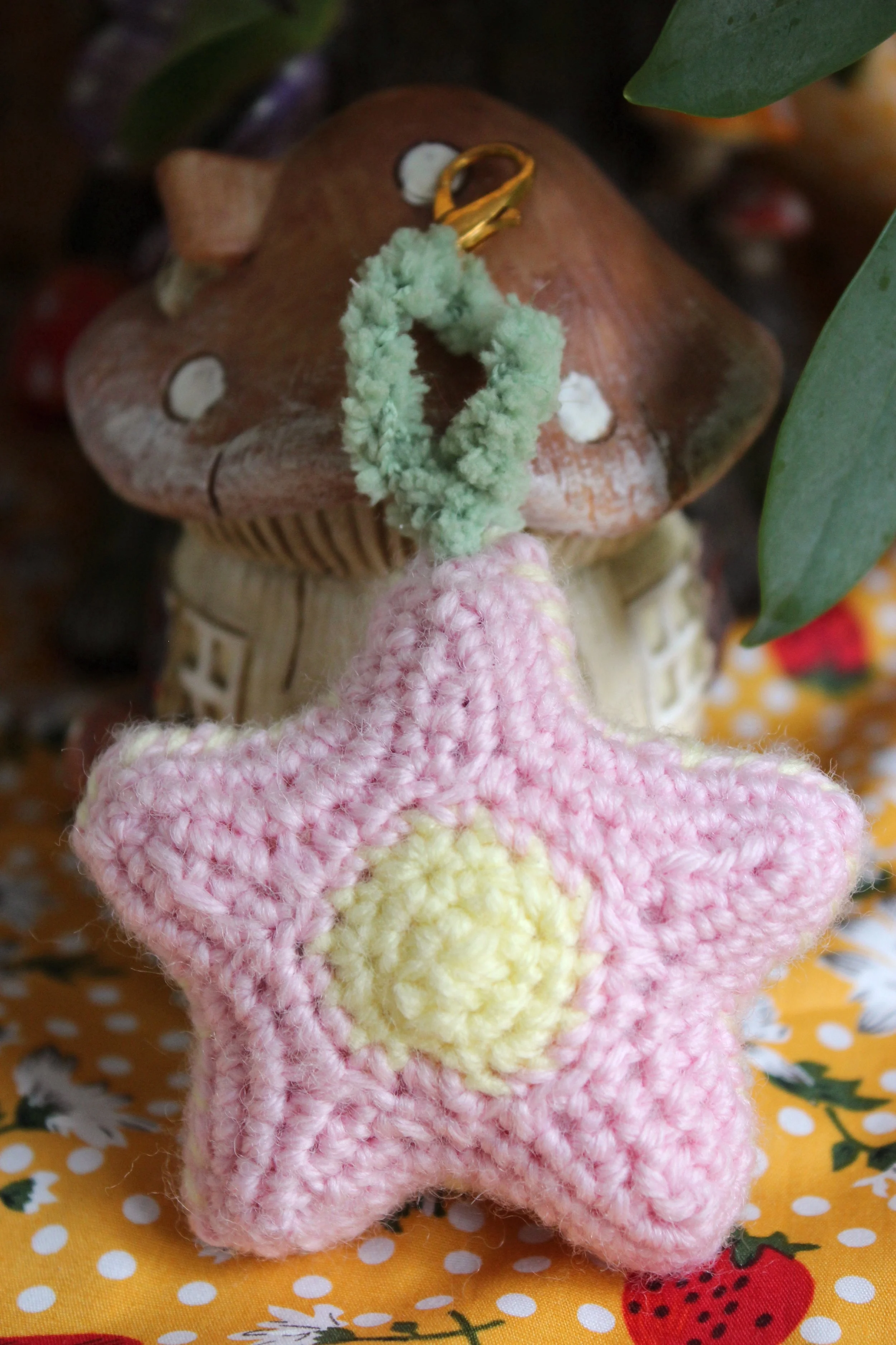 Large pink flower charm