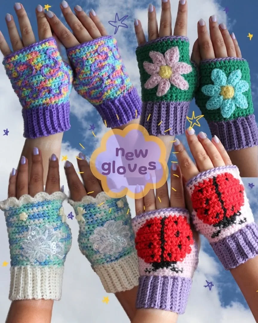 ︵‿୨ Hello there ୧‿︵
Autumn is sloowwwly creeping in and to celebrate, I have some brand new gloves ready for the @coburg_makers_market this Sunday ☆♡
It's been so fun starting to make gloves again☆and they look so cute sitting together ~
︵‿︵‿୨♡୧‿︵‿︵
