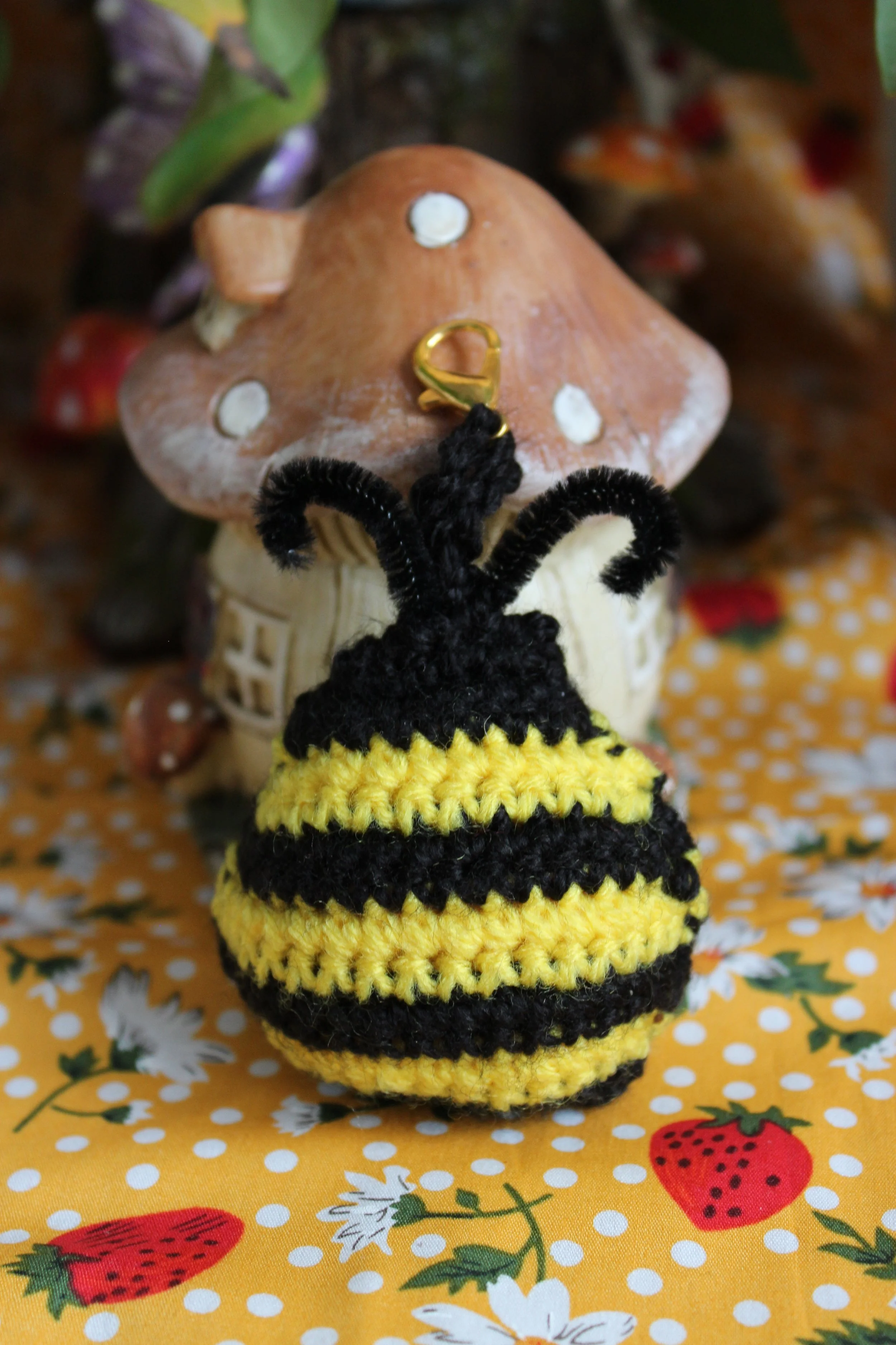 Bumblebee charm with clasp