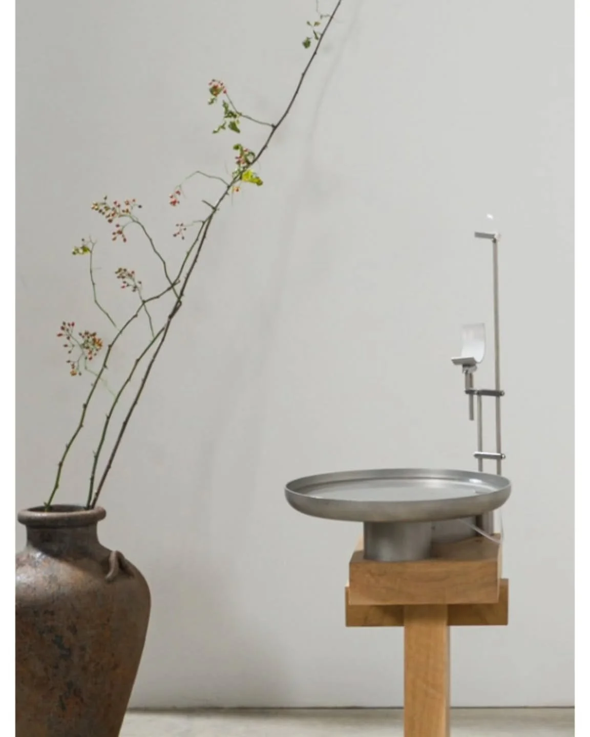 Passage to the Lake by @moonseopseo 

Moonseop Seo&rsquo;s work is rooted in precision and process. His practice highlights technical craftsmanship and understated elegance, resulting in pieces that feel carefully composed yet quietly poetic.

&mdash