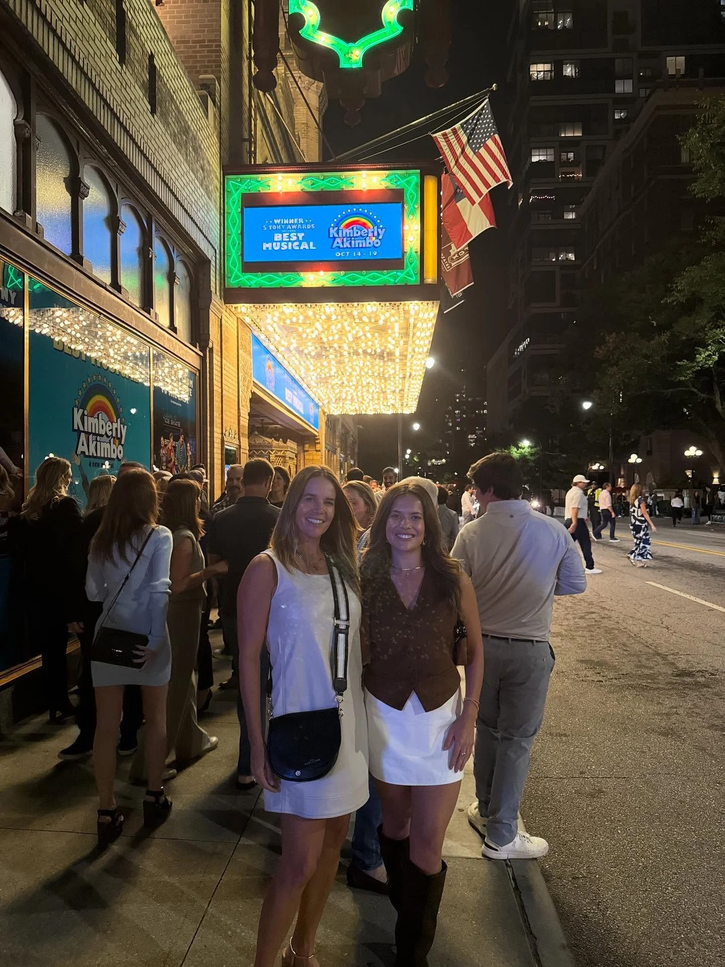 Weekend in Atlanta with my girl! Good food, some shopping, and Nikki Glaser had us crying laughing.🤭🤪