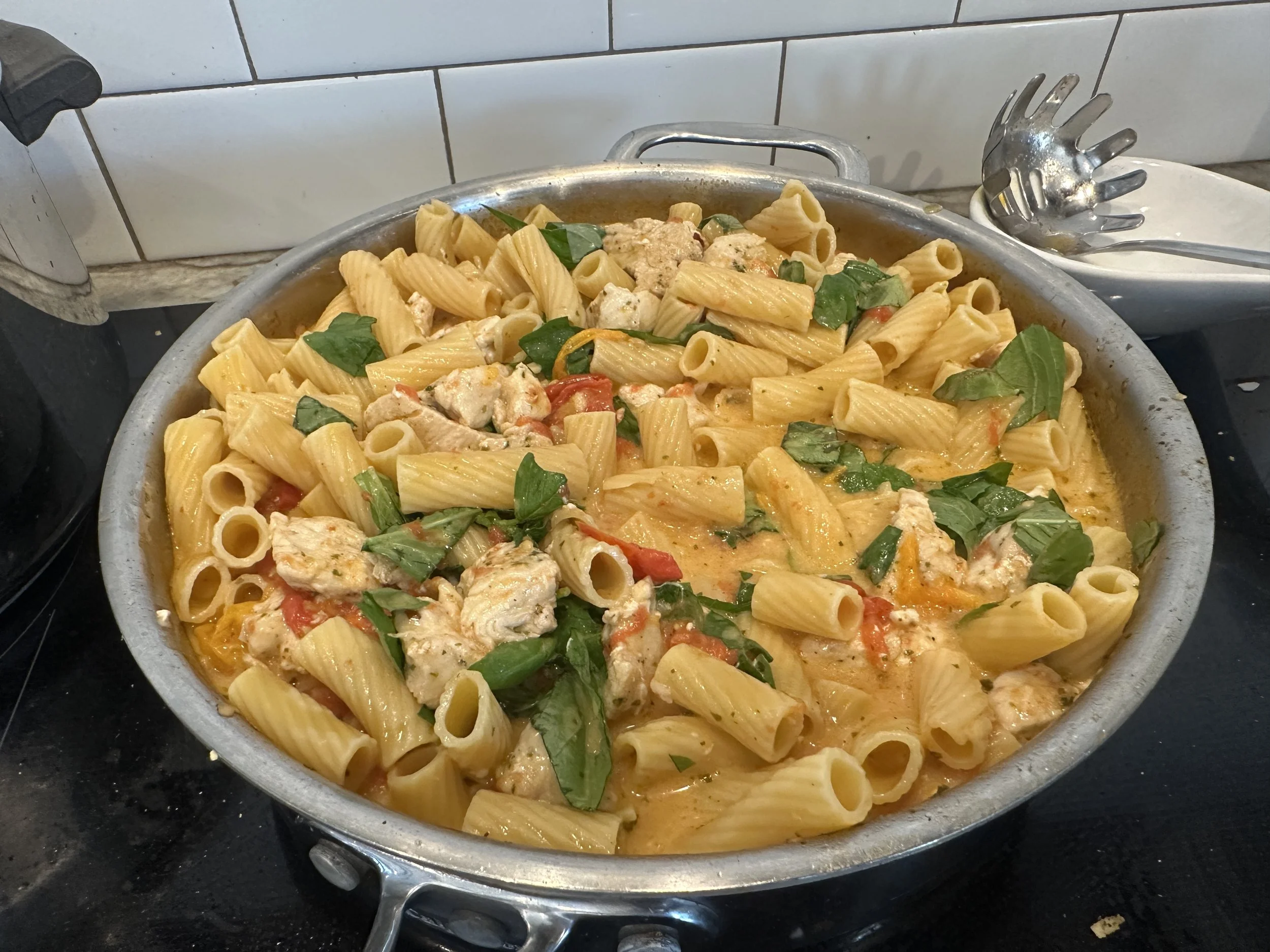 Creamy Garden Tomato Basil Chicken Pasta&nbsp;