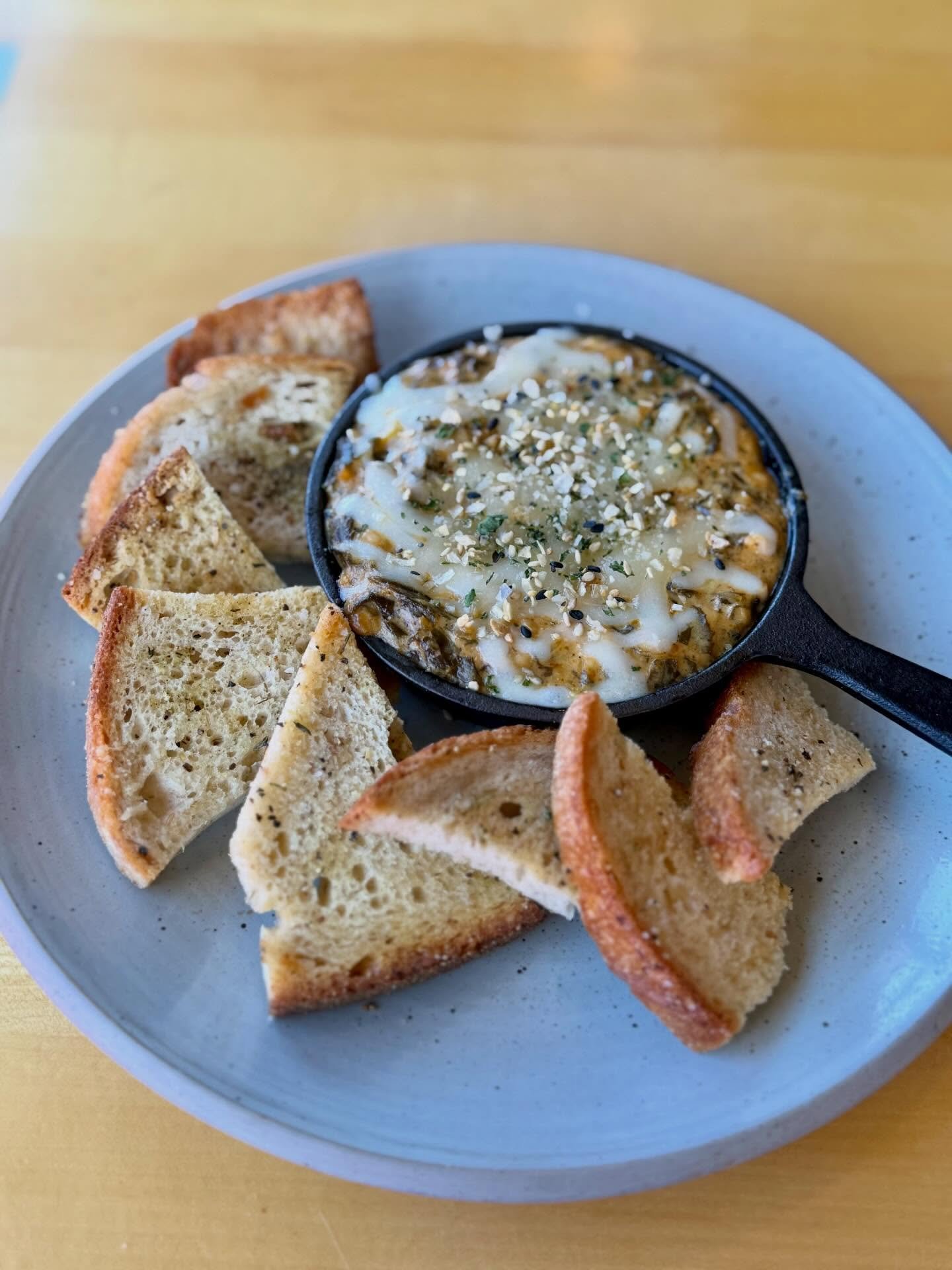 Hey! It&rsquo;s still chilly out, come and check out our new winter dish! 

Southern Spice Cheesy Collard Green Dip-  Think spinach artichoke dip but a bit better. 🔥