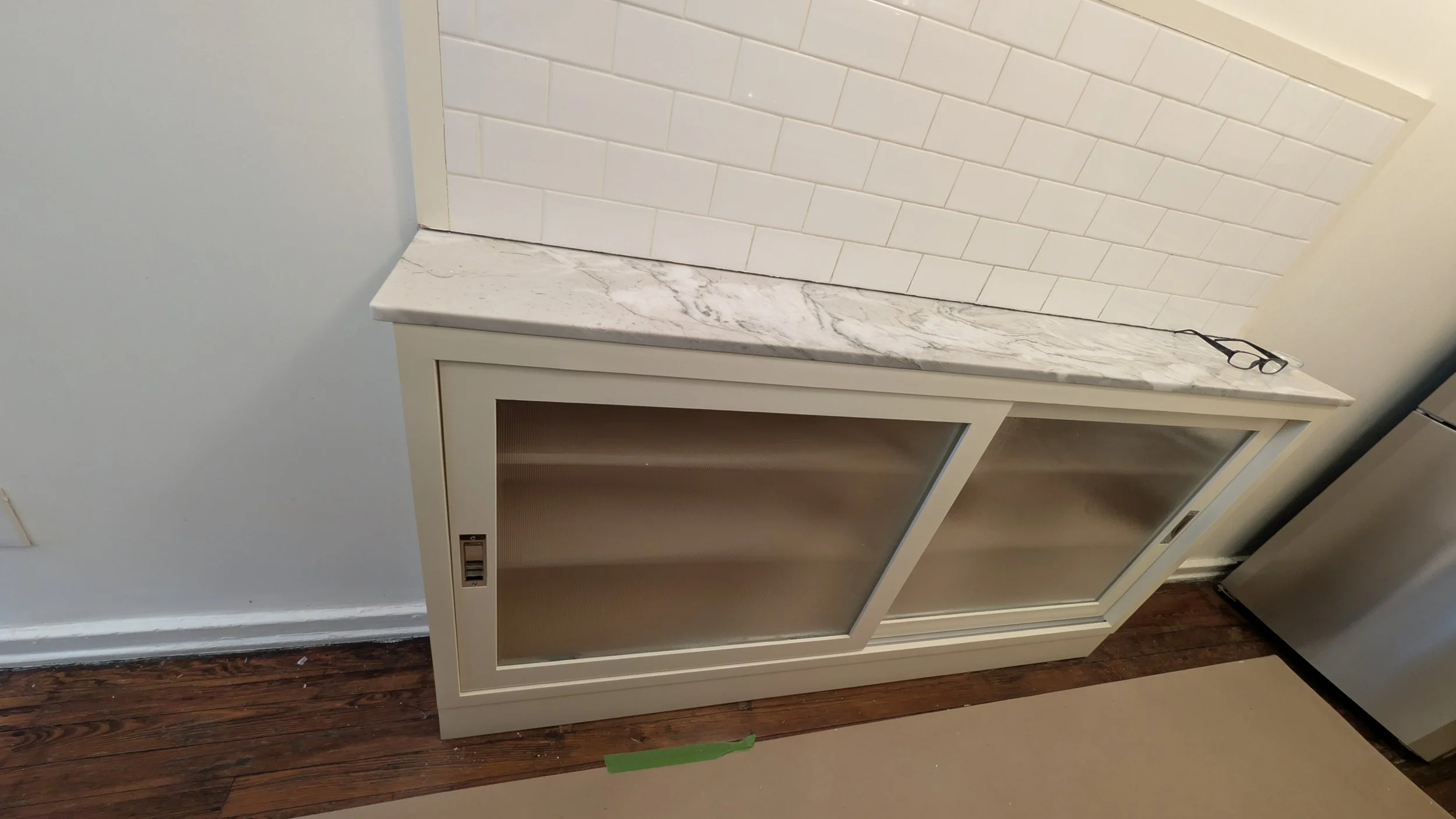 White_Sliding_Door_Cabinet_Ribbed_Glass.jpg