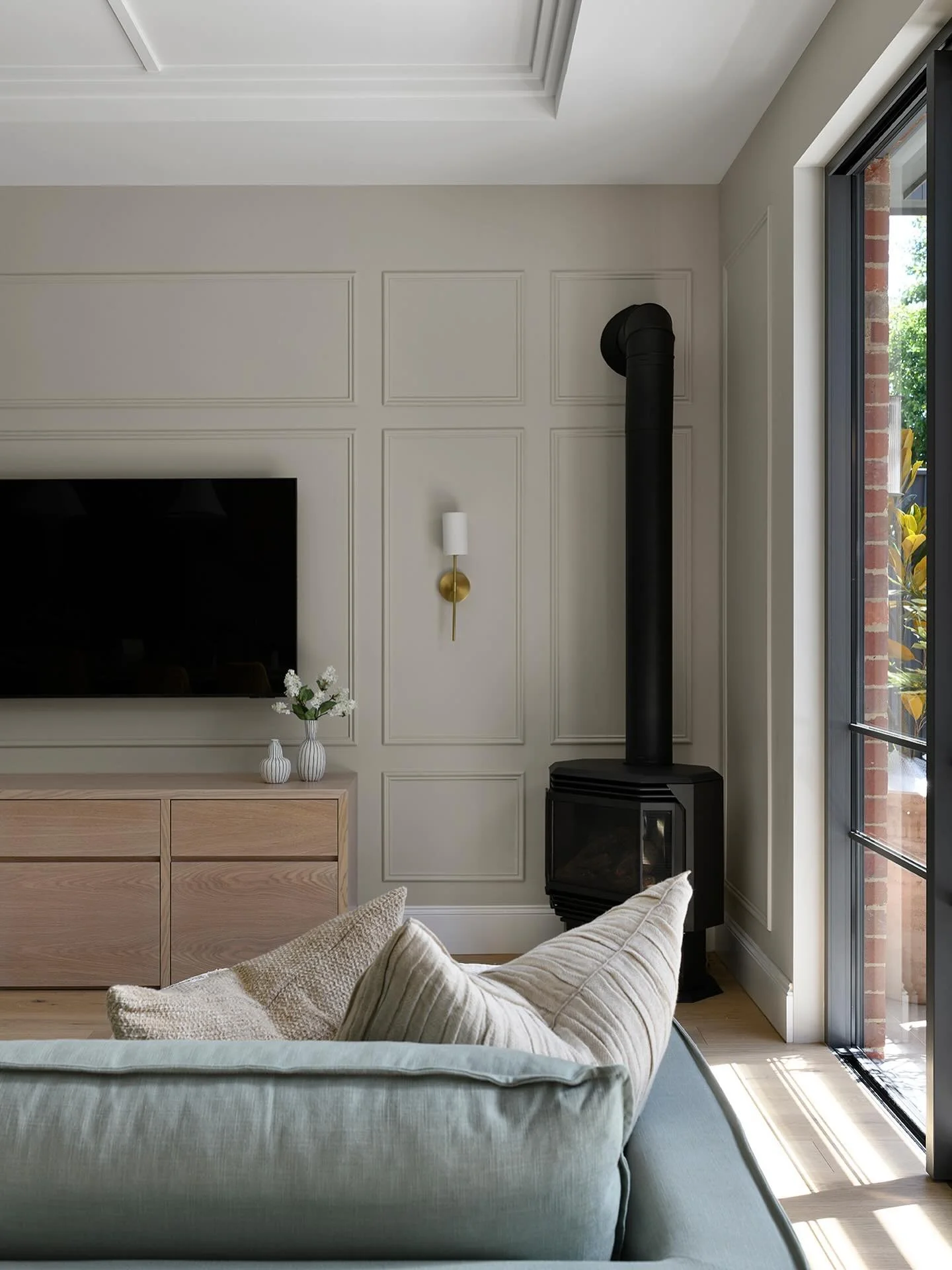 Every detail, every finish, every line-crafted to fit your space perfectly. Because great design isn&rsquo;t just seen, it&rsquo;s felt. 

Builder @originalprojects 
Interior Design @donna_guyler_design 
Photography @mindicooke 

#joinery  #cabinetma