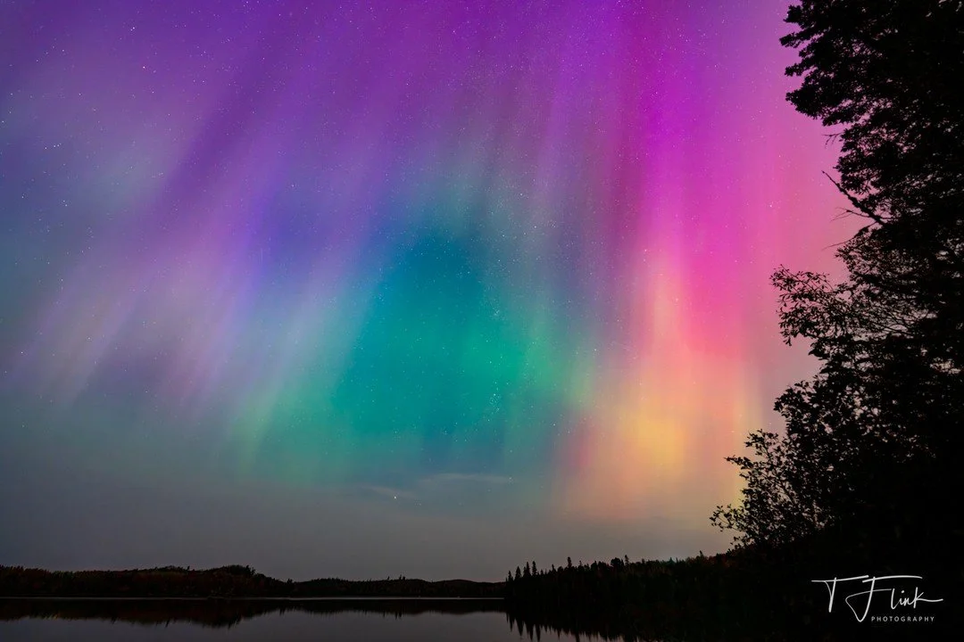 I had high hopes for the Aurora last night with the forecast looking promising! The clouds started rolling in, but we had a brief window of stunning colors right after dark. I stayed up until 2 AM, but 7:40 to 8:30 was definitely the highlight! 🌌💚✨