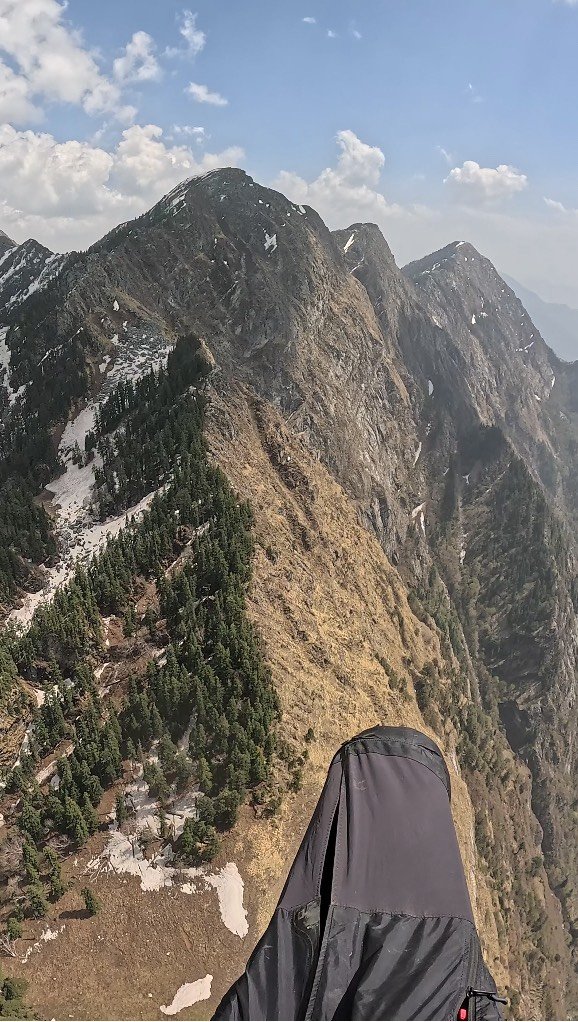Day 1 - Flying & Camping 🇮🇳 India Himalayas crossing Himachal
Nothing better than throwing 2 days of food and a tent in the harness and simply just going where the wind takes you. An amazing 3 day mission crossing Himachal Pradesh and into Utt