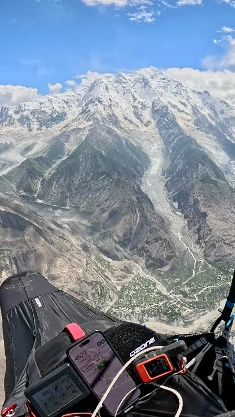 Petit tour du Hunza.
A beautiful first flight back in Pakistan doing a lap around the valley to get back in the groove and the conditions were much better than expected! I was cautious not to go too high as I haven’t had a chance to acclimatis