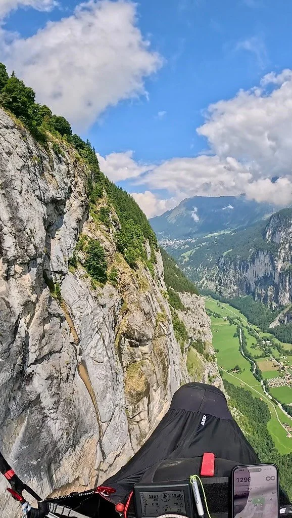 Lunch break tour of the valley.
@ozoneparagliders @ozoneparaglidersswitzerland @inselberg.equipment @xcmag @airtimeparagliding @gearshopnz
#paragliding #switzerland