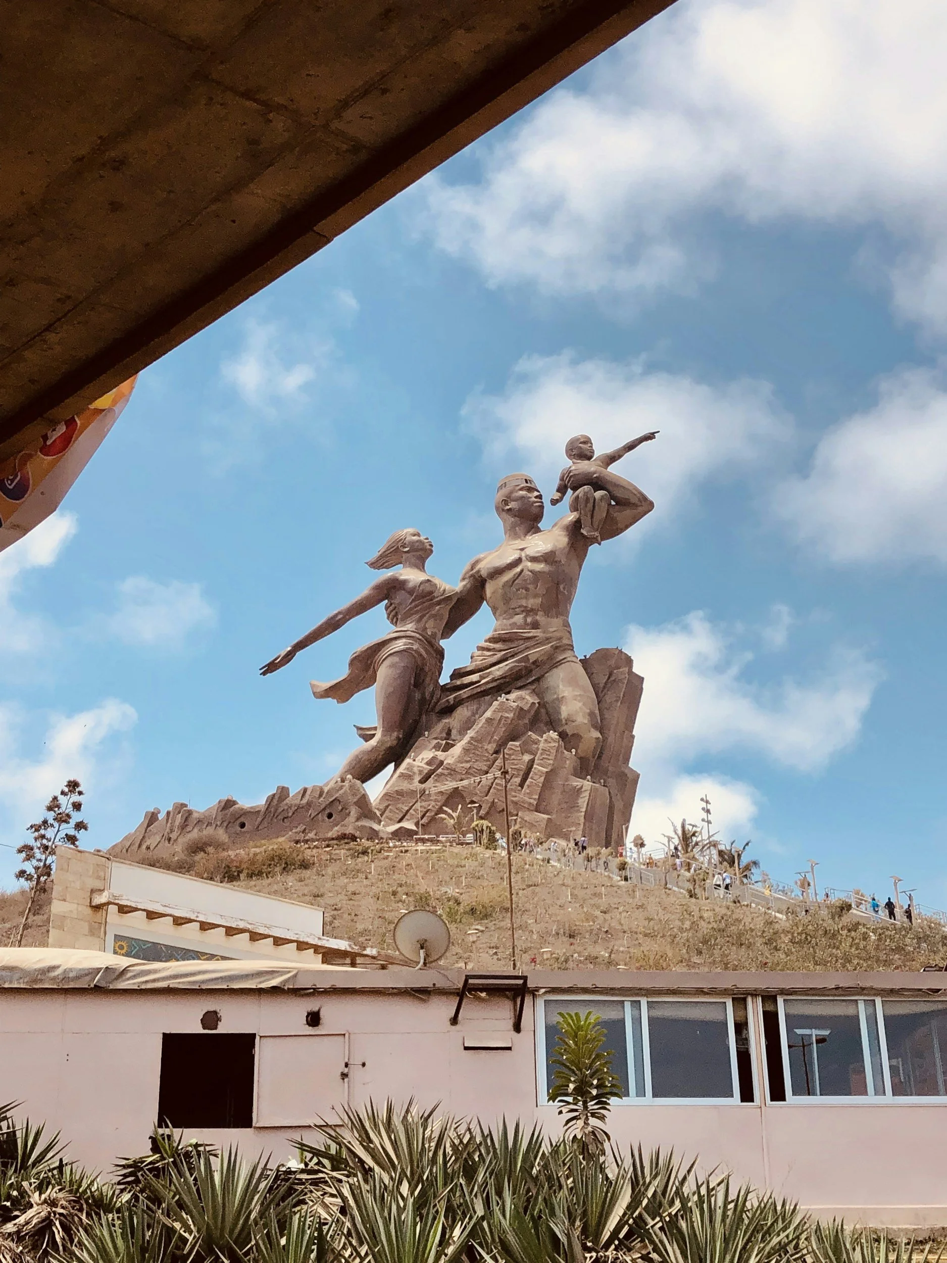 Senegal: A Frontier Economy Caught Between Extraction, Friction, and Stagnation 