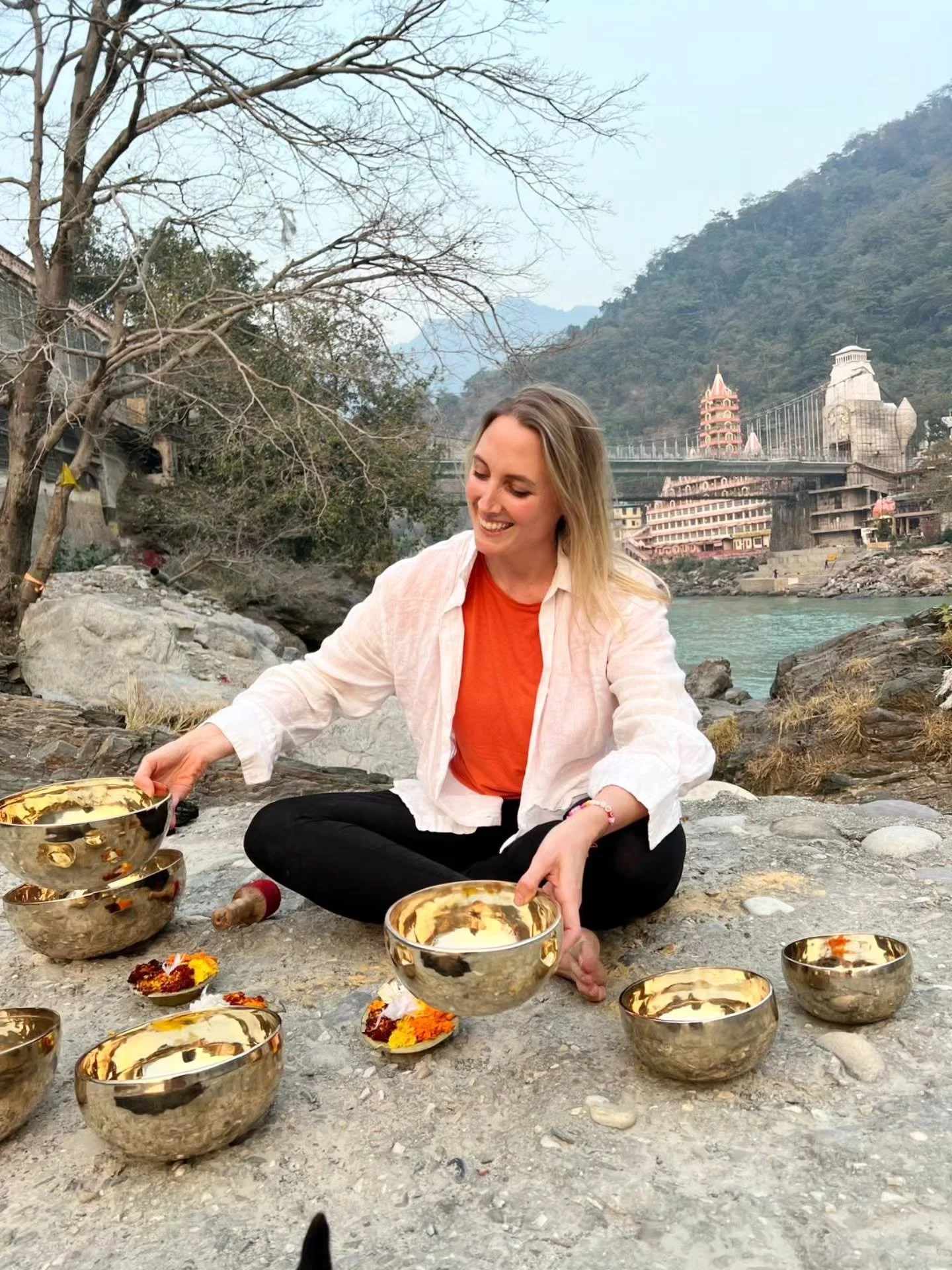 Erste Woche Indien und ich wei&szlig; gar nicht so richtig, wie ich das in Worte fassen soll.
Es ist laut, voll, manchmal anstrengend &ndash; und dann gibt&rsquo;s wieder diese Momente, die einfach richtig sch&ouml;n sind.

Ich bin auf jeden Fall noc