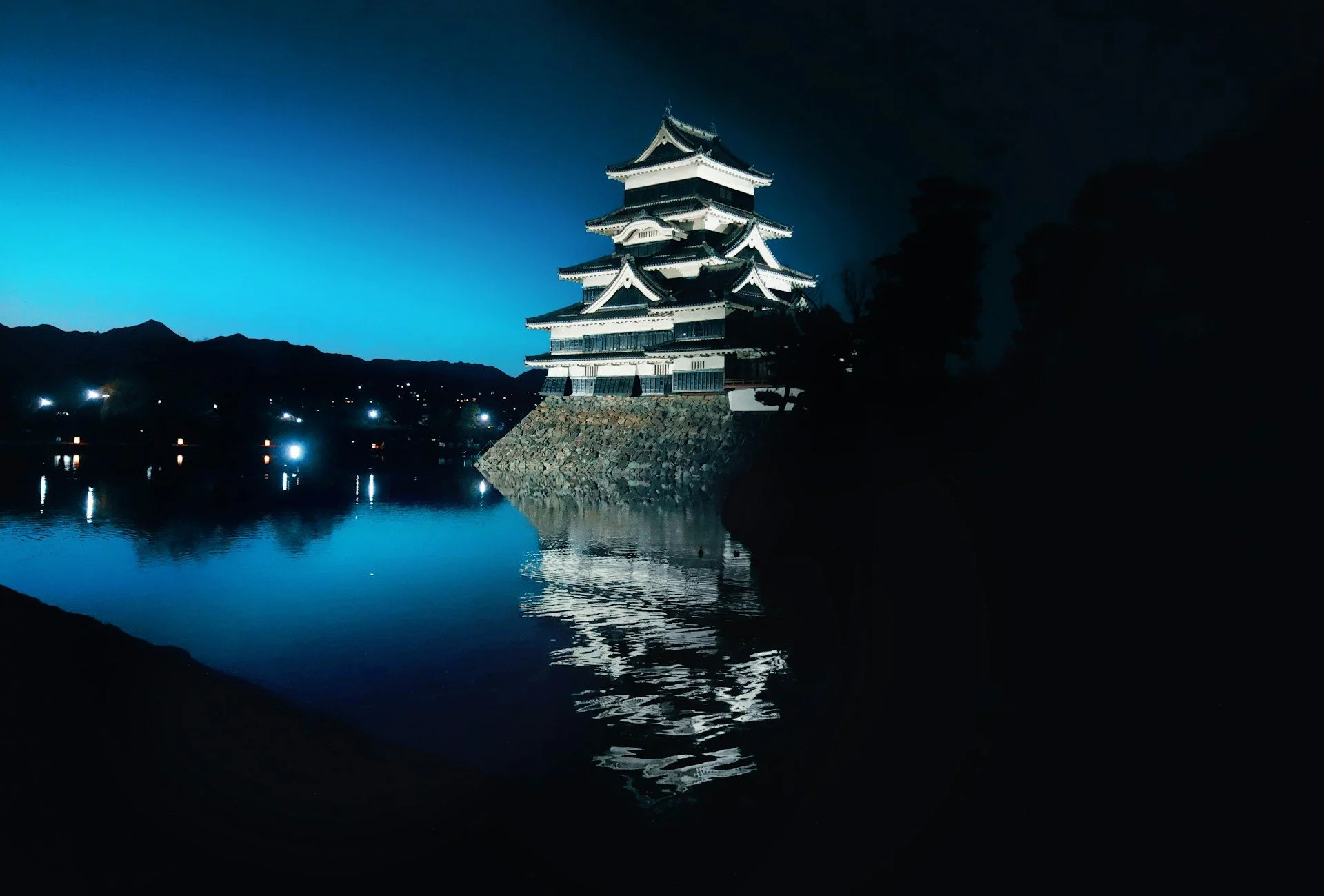 matsumoto-castle-nagano-2.jpg