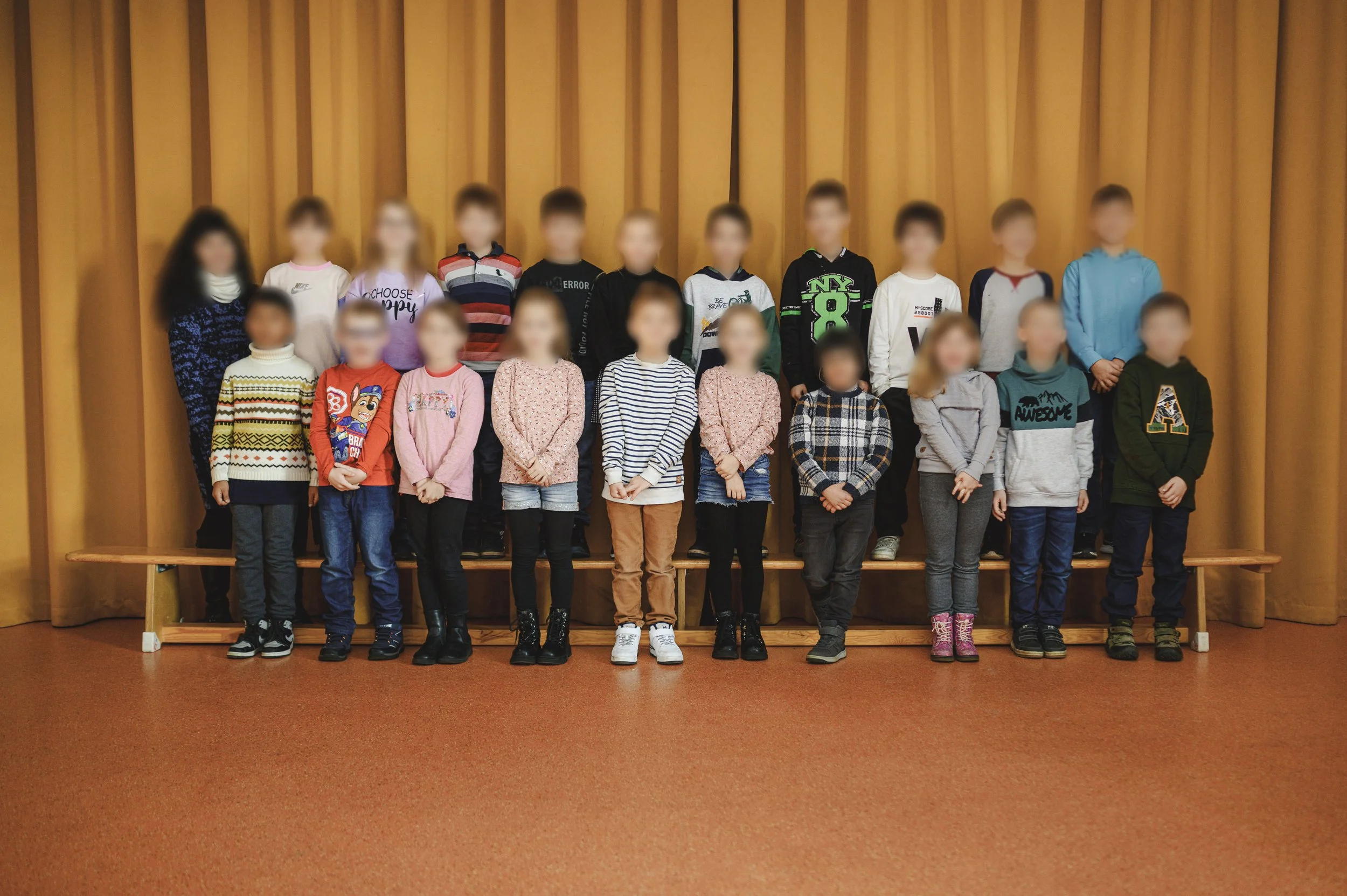 Beispiel für ein Klassenfoto während eines strukturierten Schulfototags ohne Kaufzwang.