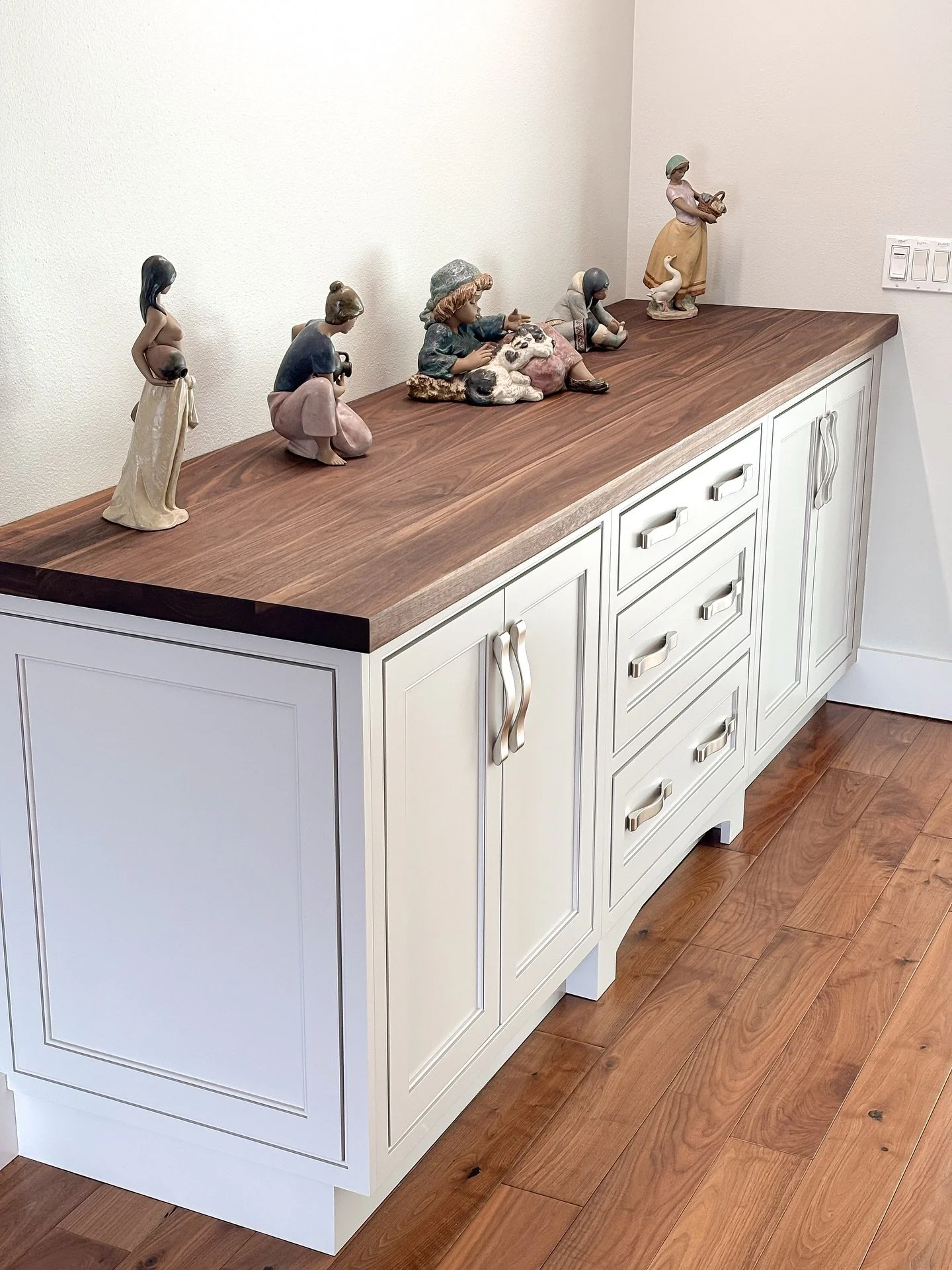 Walnut countertop 😍 Sealed with @rubiomonocoatusa &ldquo;pure&rdquo;