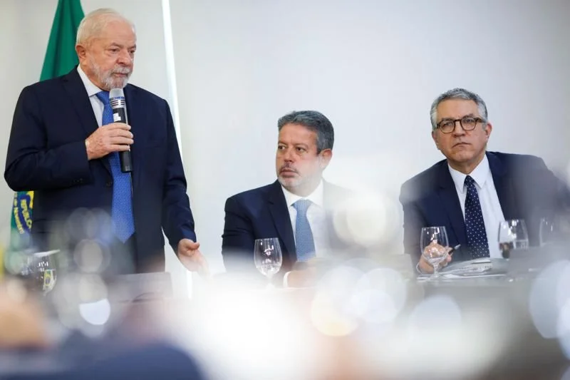 Governo Lula: Da “Frente Democrática” à “União Nacional”