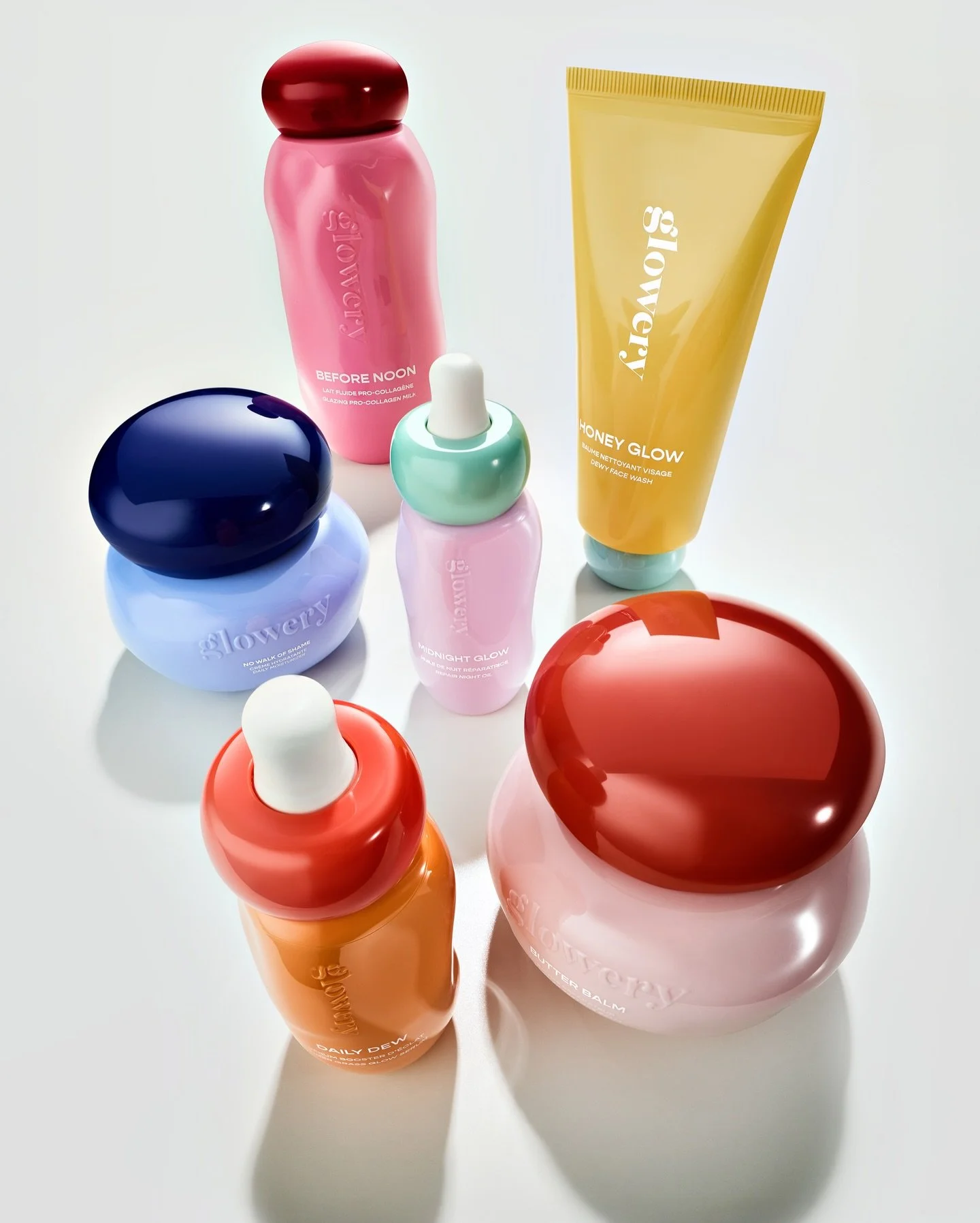 It&rsquo;s always so fun to play with perspectives, arrange these little cuties into sets, and see them all together through a wide angle lens 📸 

images for @helloglowery 🩷