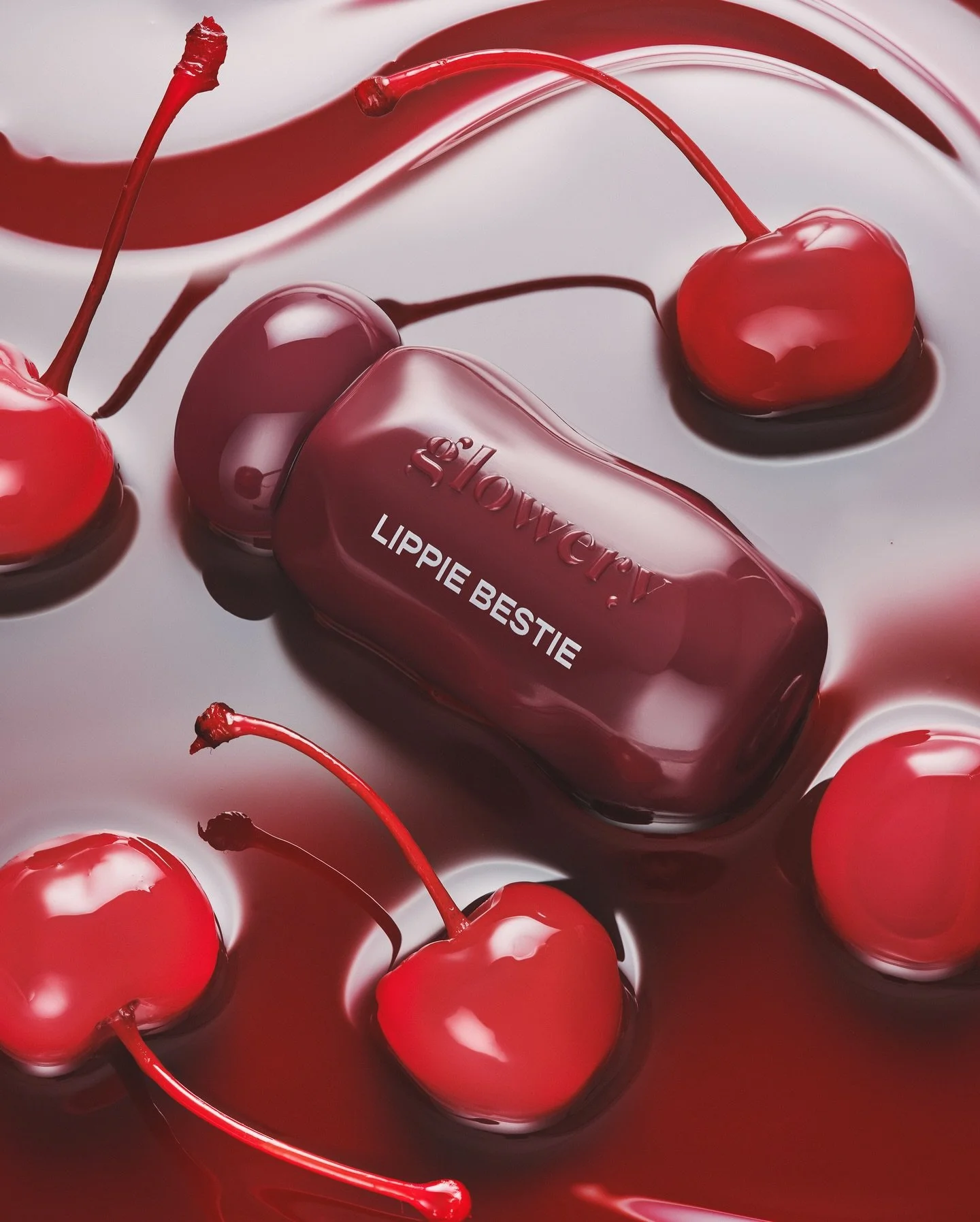 I&rsquo;m in love with this gallery ❤️🍒 

recent work for @helloglowery